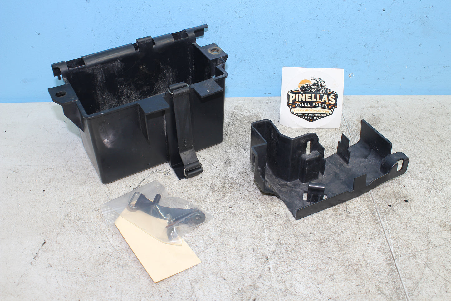 1999-2003 Yamaha Road Star Silverado XV1600 OEM Battery Box w/ Fuse Relay Holder