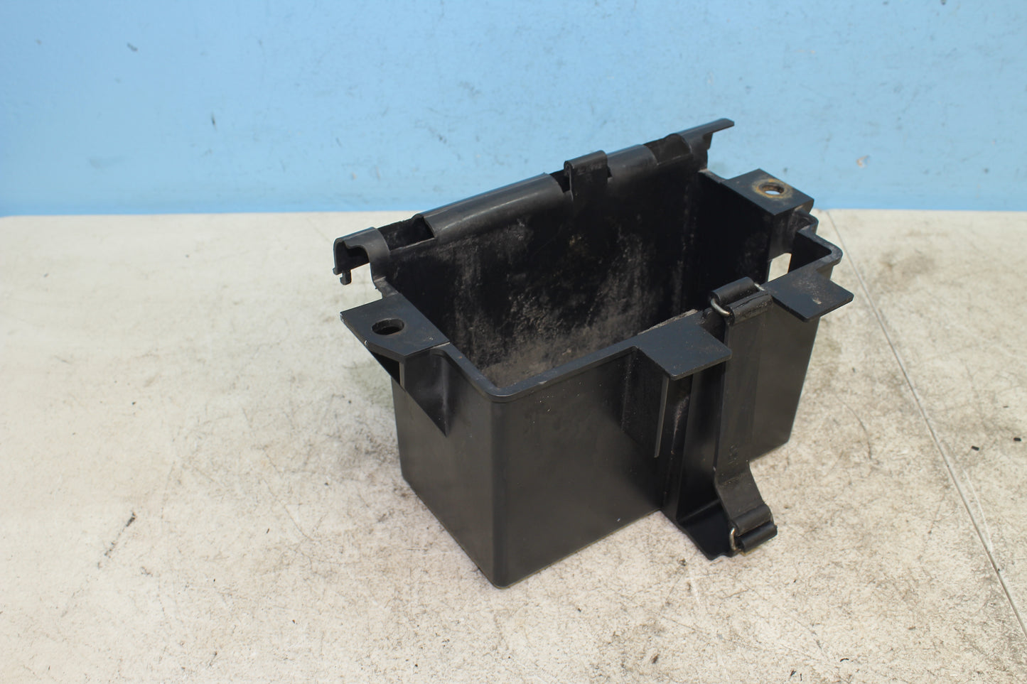 1999-2003 Yamaha Road Star Silverado XV1600 OEM Battery Box w/ Fuse Relay Holder