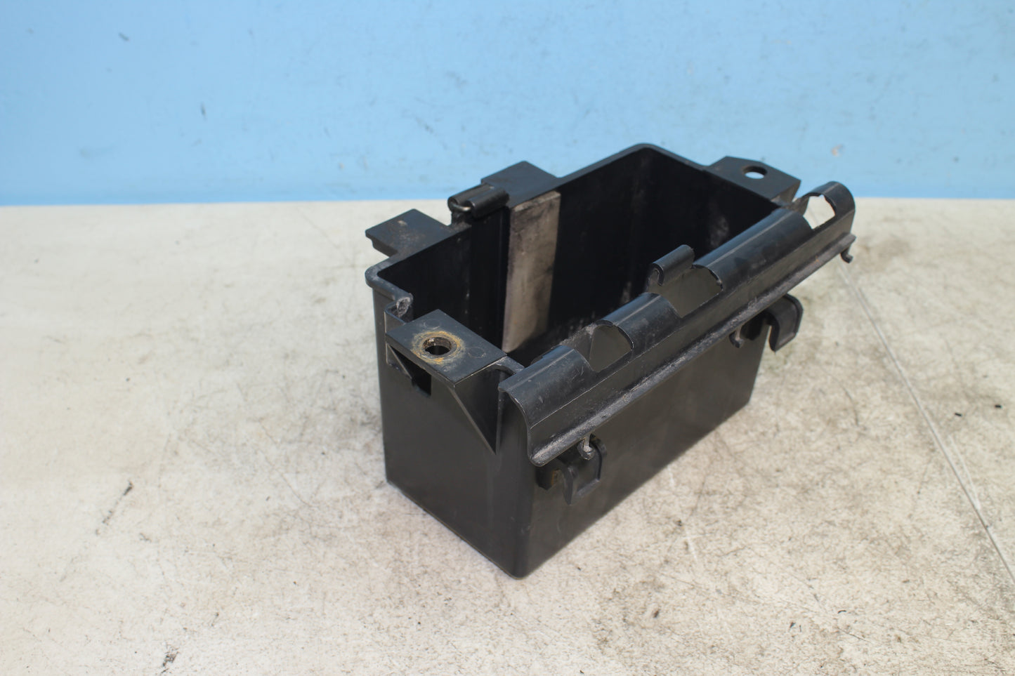 1999-2003 Yamaha Road Star Silverado XV1600 OEM Battery Box w/ Fuse Relay Holder