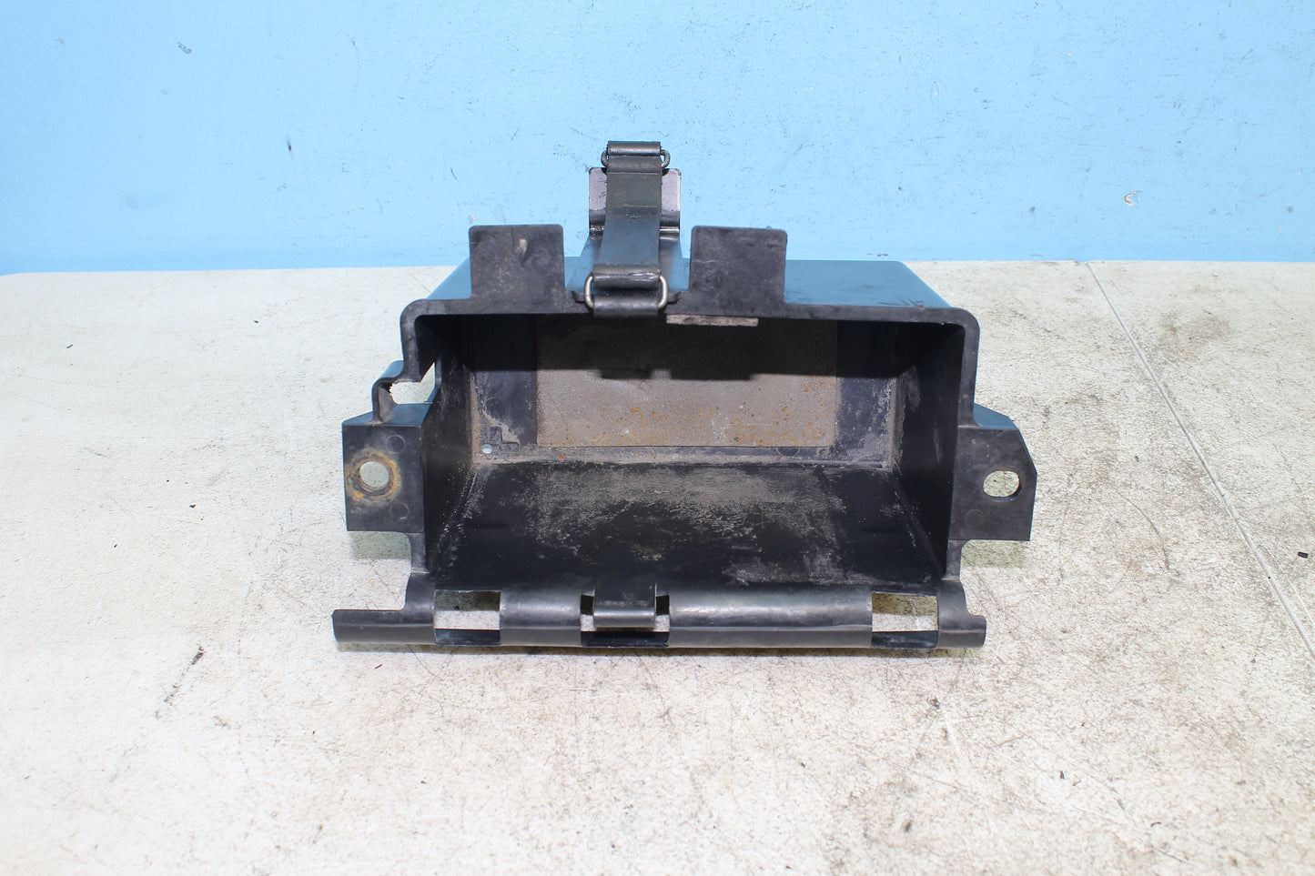 1999-2003 Yamaha Road Star Silverado XV1600 OEM Battery Box w/ Fuse Relay Holder