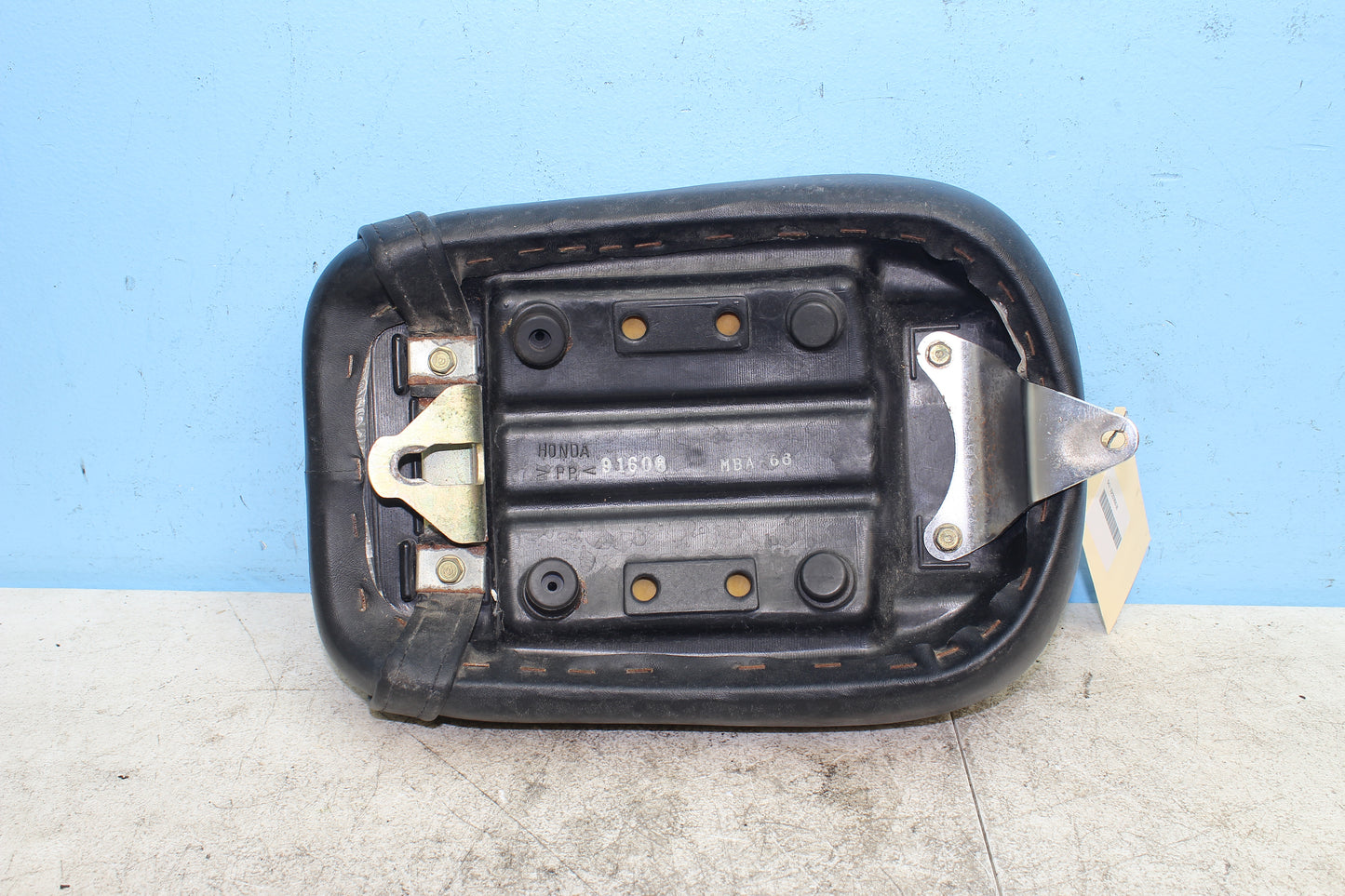 98-03 Honda Shadow VT750 ACE Deluxe OEM Rear Passenger Seat *RIP* 77300-MBA-660