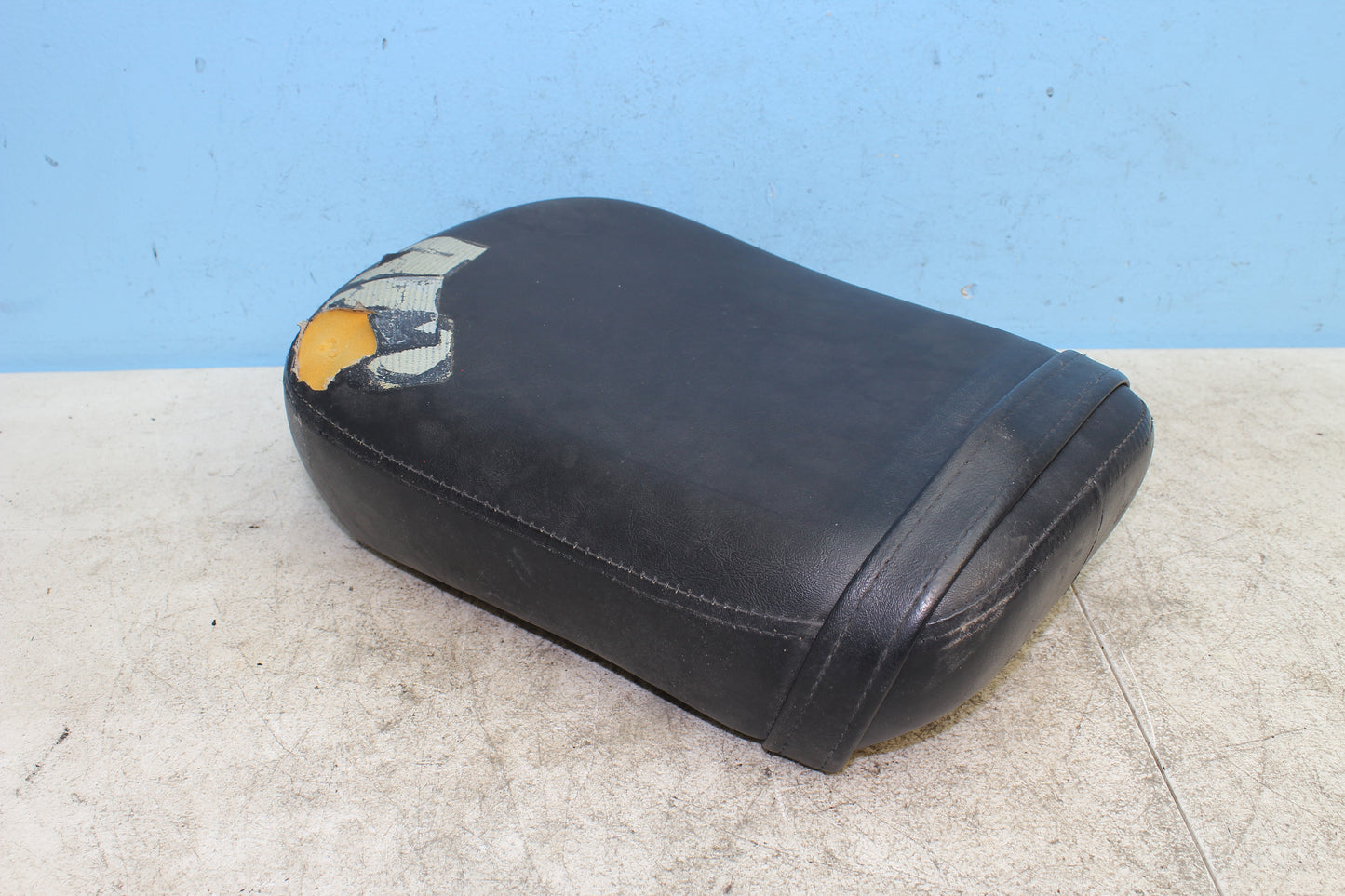 98-03 Honda Shadow VT750 ACE Deluxe OEM Rear Passenger Seat *RIP* 77300-MBA-660