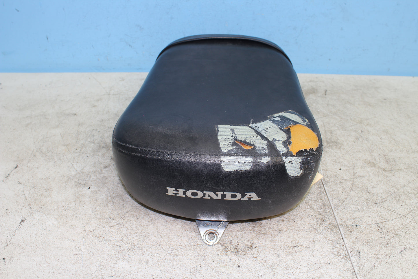 98-03 Honda Shadow VT750 ACE Deluxe OEM Rear Passenger Seat *RIP* 77300-MBA-660