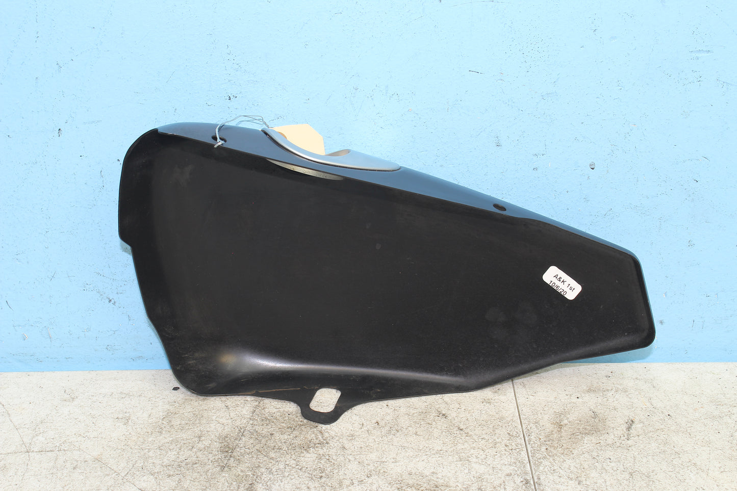 14-22 Harley Davidson Sportster 883 OEM Right Oil Tank Side Cover 57200092BYM