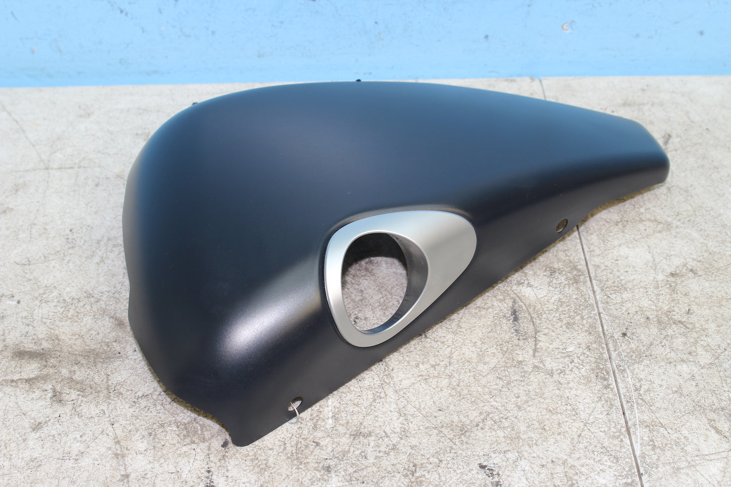 14-22 Harley Davidson Sportster 883 OEM Right Oil Tank Side Cover 57200092BYM