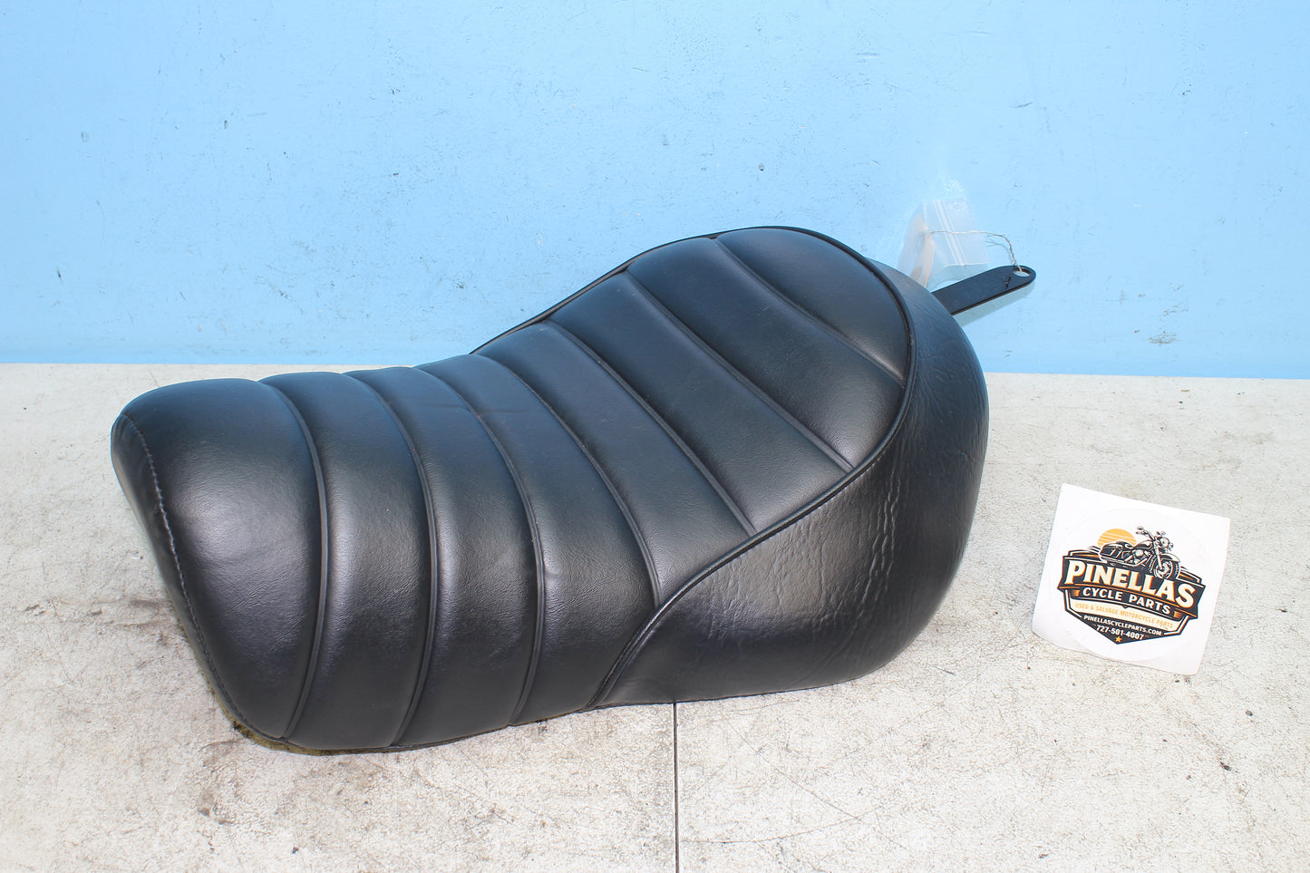 2014-2022 Harley Davidson Sportster 883 OEM Seat 52000189