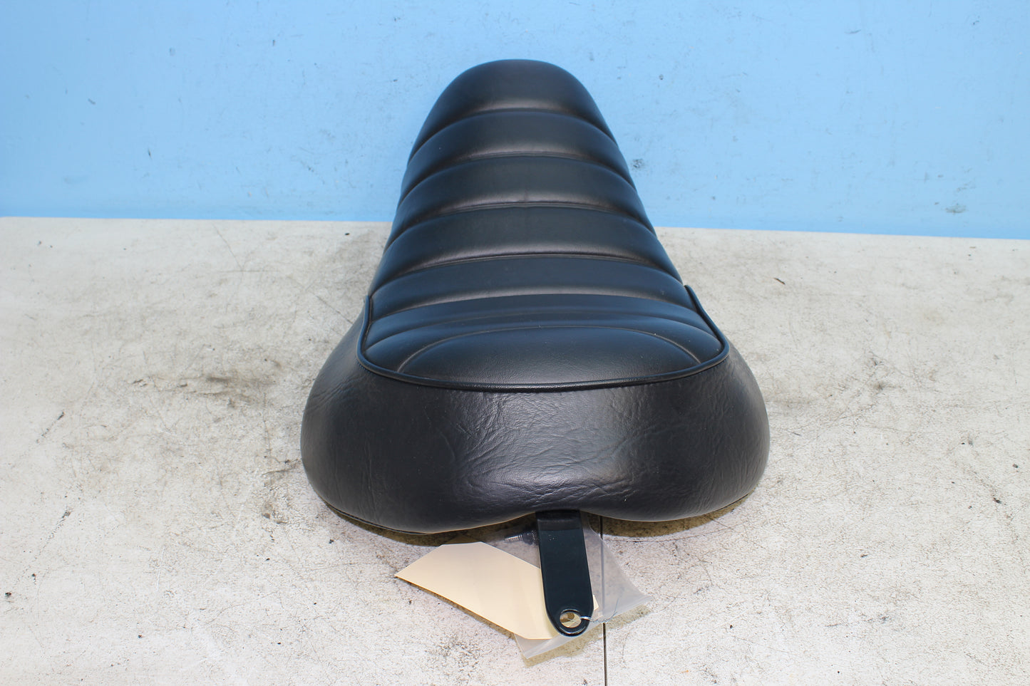2014-2022 Harley Davidson Sportster 883 OEM Seat 52000189