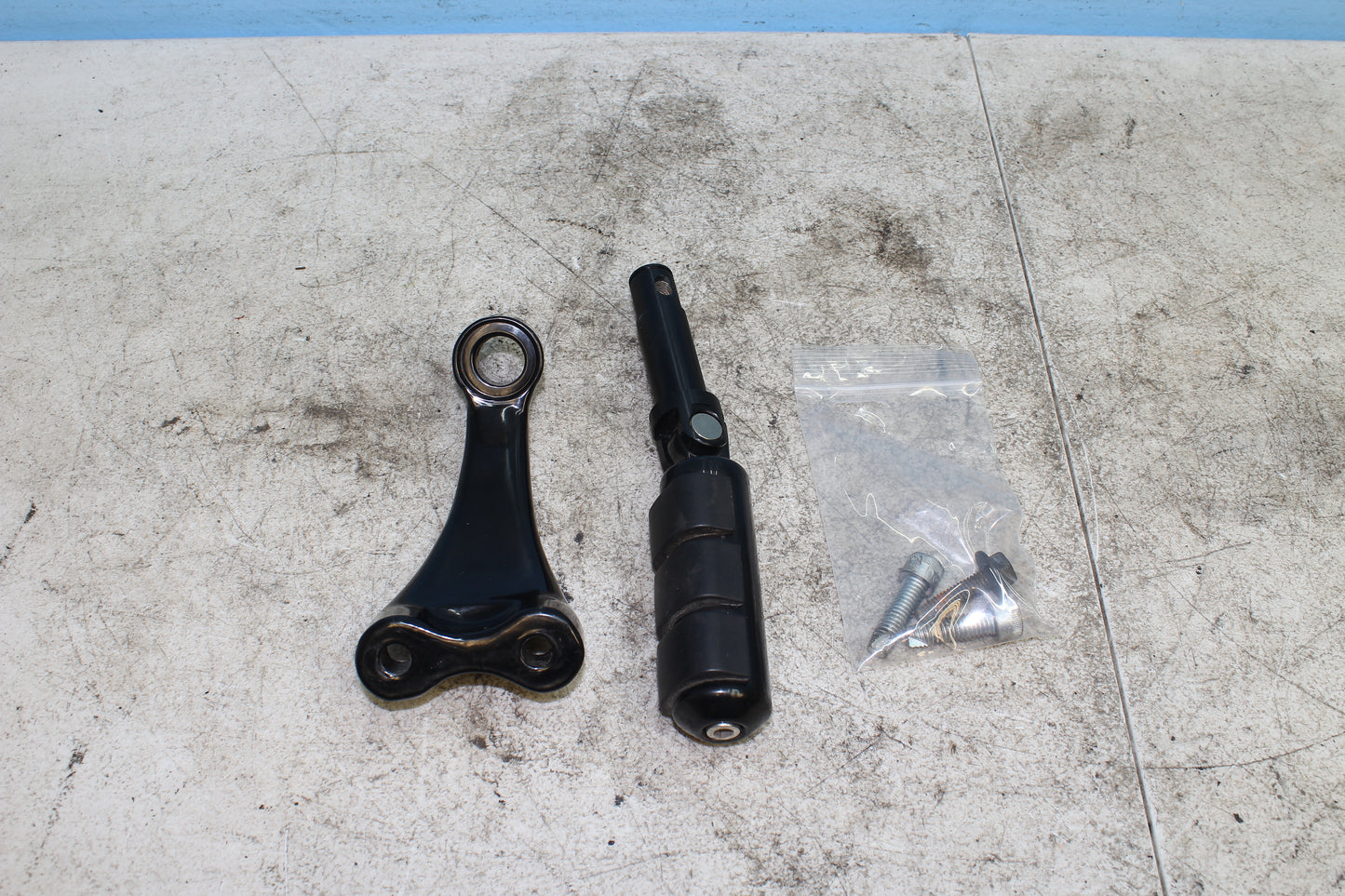 14-22 Harley Davidson Sportster 883 Right Driver Foot Peg w/ Mounting Bracket