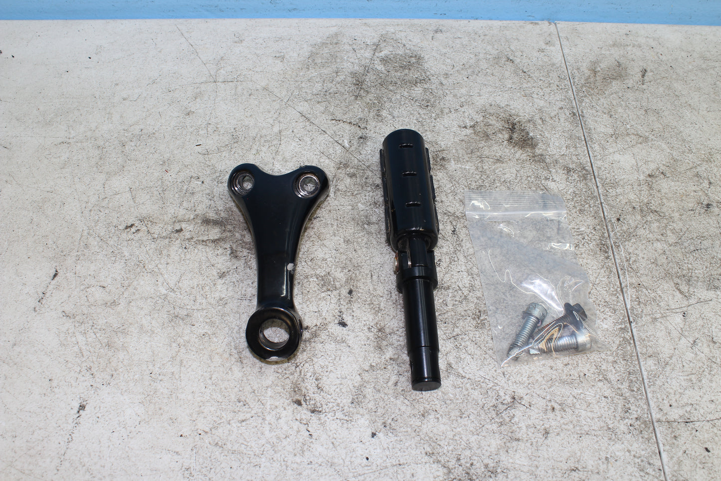 14-22 Harley Davidson Sportster 883 Right Driver Foot Peg w/ Mounting Bracket