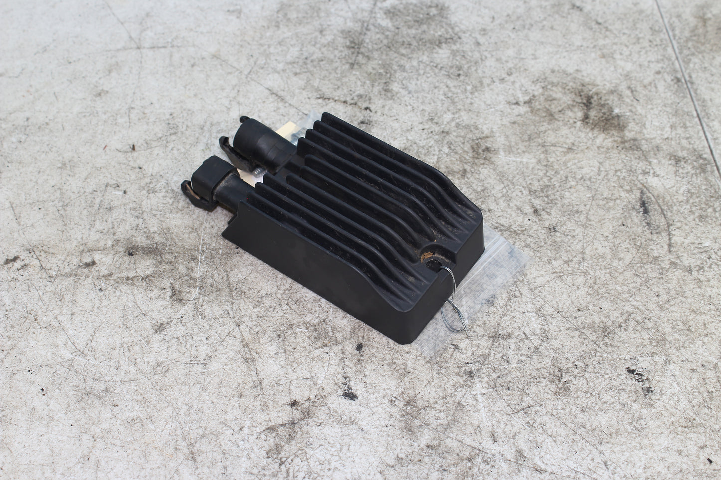 2014-2022 Harley Davidson Sportster 883 OEM Rectifier Voltage Regulator 74700012