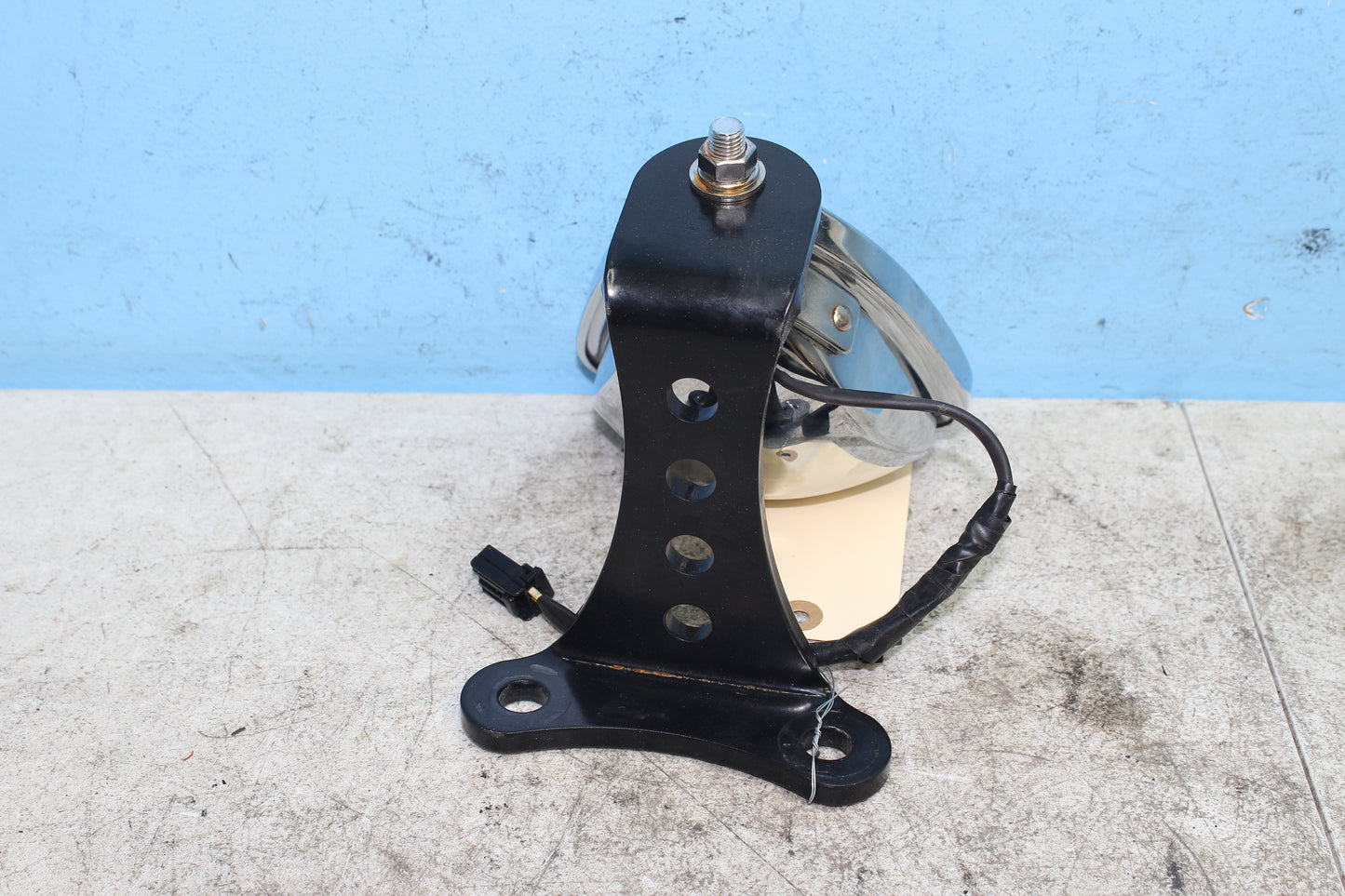 2014-2022 Harley Davidson Sportster 883 Aftermarket Triangle Headlight w/ Mount