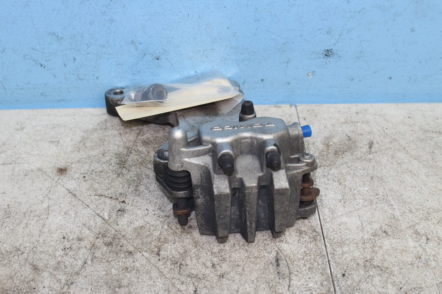 99-04 Kawasaki Vulcan Nomad VN1500 OEM Rear Brake Caliper w/ Mounting Bracket