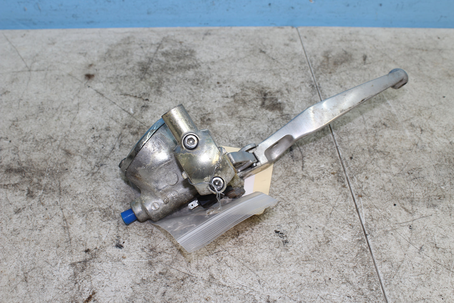 99-04 Kawasaki Vulcan Nomad VN1500 OEM Front Brake Master Cylinder w/ Lever