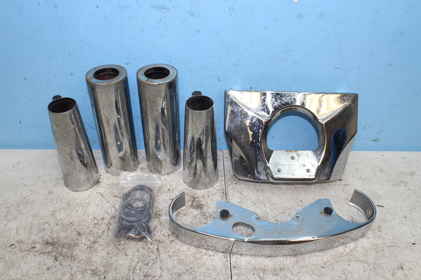 99-04 Kawasaki Vulcan Nomad VN1500 OEM Fork Tube Covers Headlight Bezel
