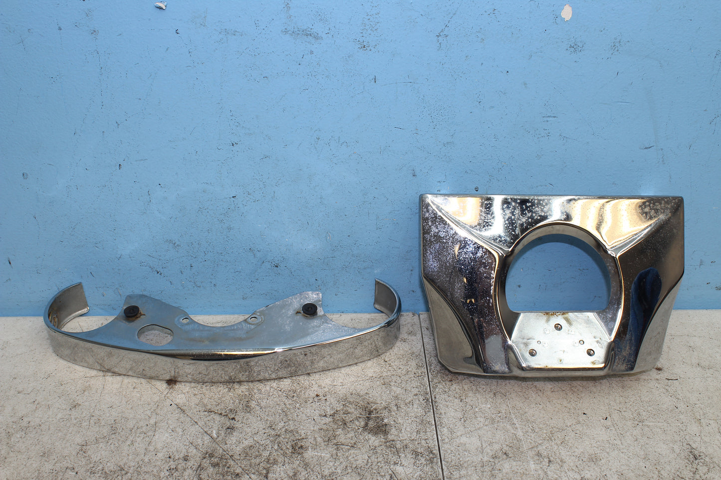 99-04 Kawasaki Vulcan Nomad VN1500 OEM Fork Tube Covers Headlight Bezel