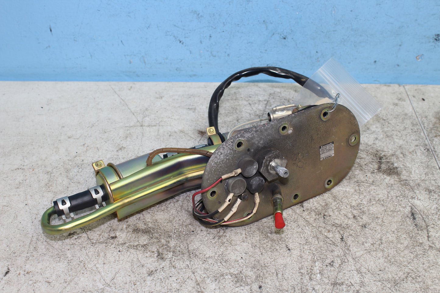 99-04 Kawasaki Vulcan Nomad VN1500 OEM Gas Fuel Pump 49040-1071