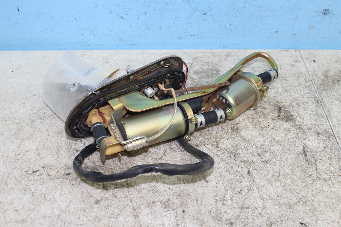 99-04 Kawasaki Vulcan Nomad VN1500 OEM Gas Fuel Pump 49040-1071