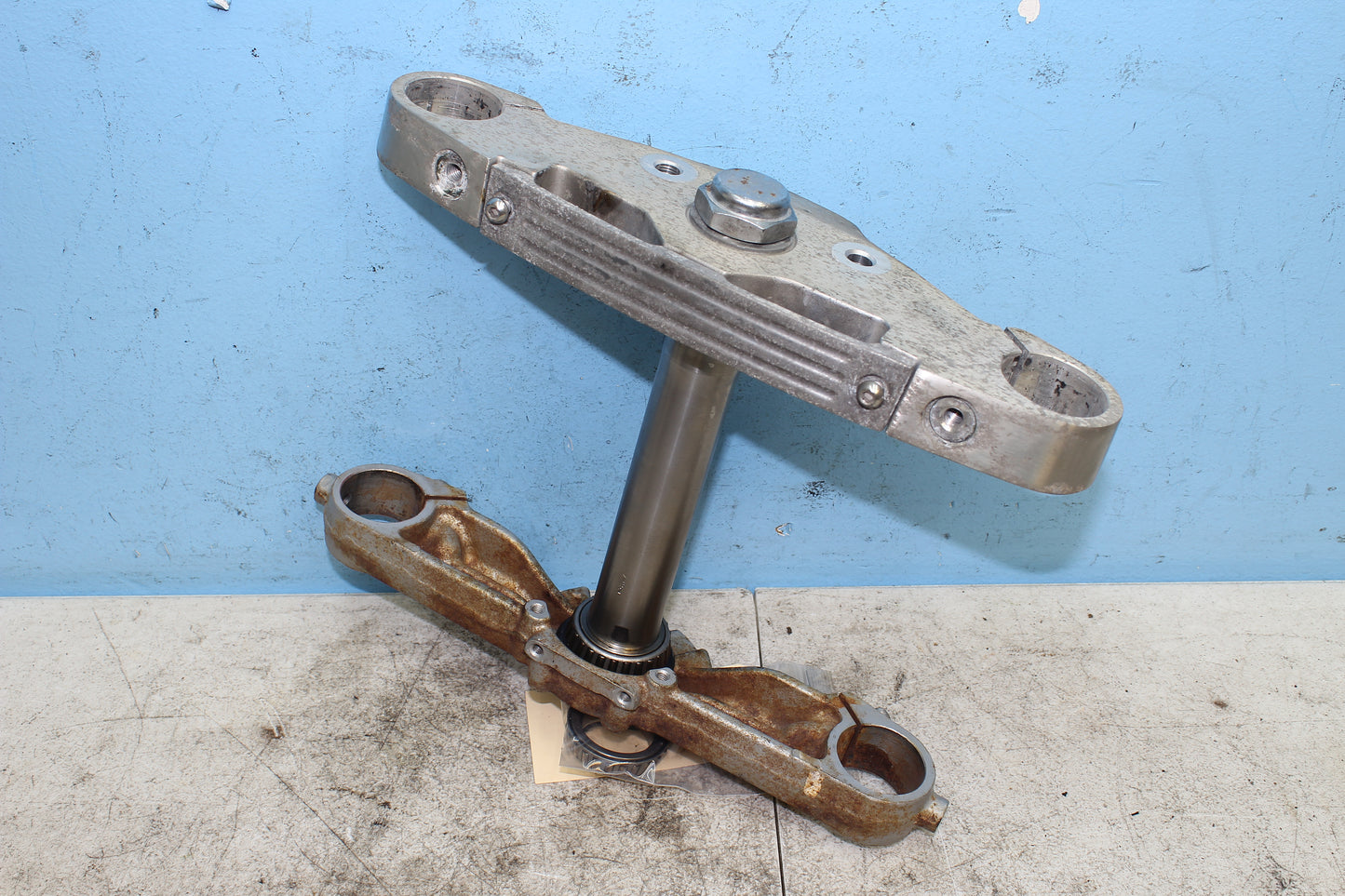 99-04 Kawasaki Vulcan Nomad VN1500 OEM Triple Tree 44037-1410, 44039-1279