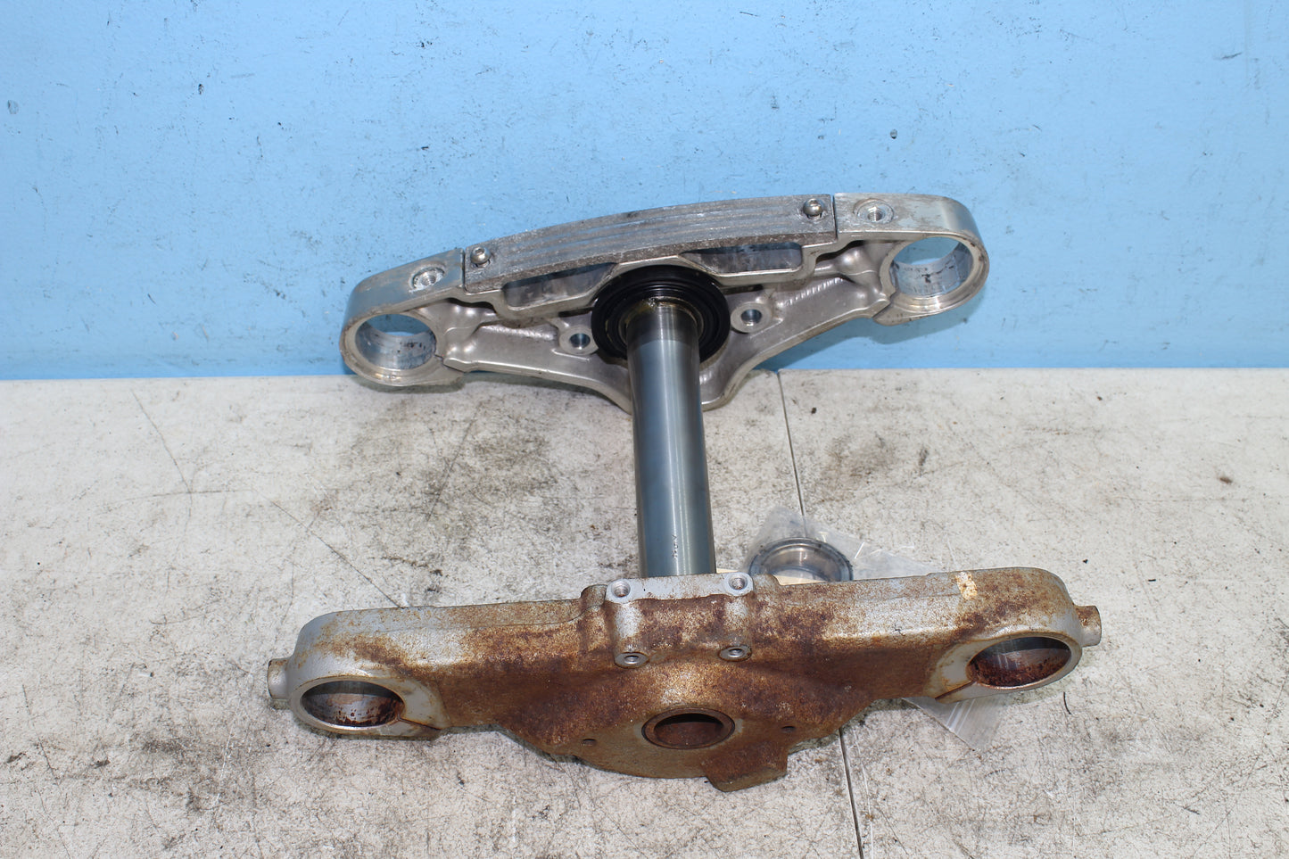 99-04 Kawasaki Vulcan Nomad VN1500 OEM Triple Tree 44037-1410, 44039-1279