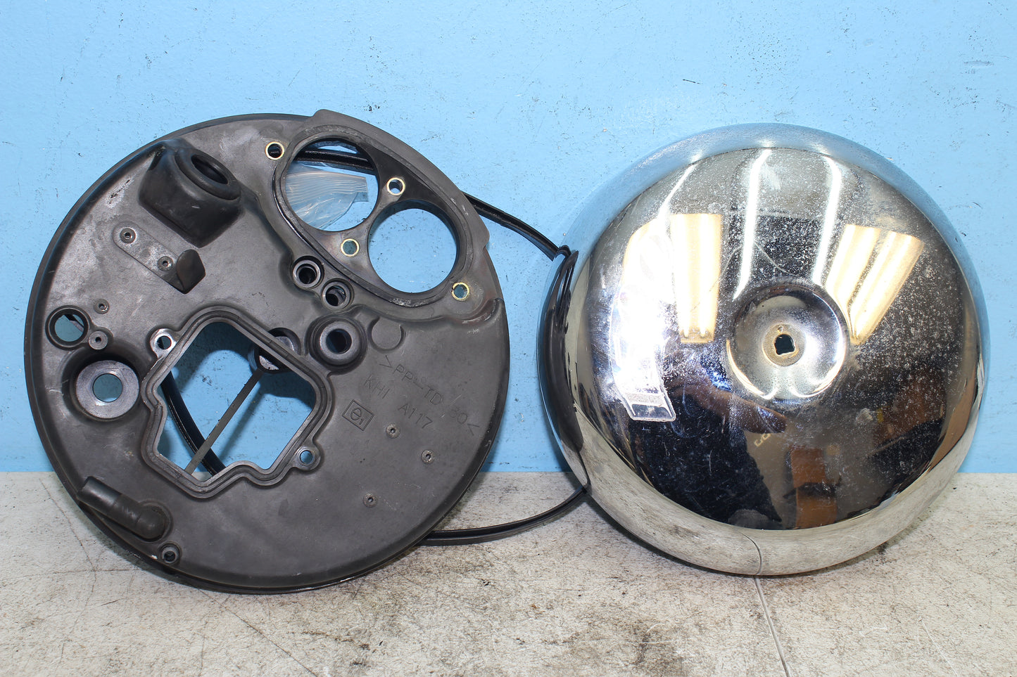 99-04 Kawasaki Vulcan Nomad VN1500 OEM Right Air Box Intake Housing