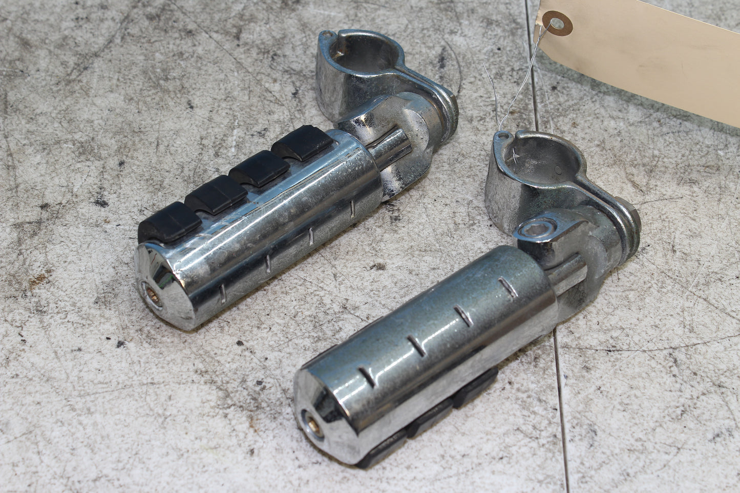 99-04 Kawasaki Vulcan Nomad VN1500 OEM Engine Guard Highway Pegs