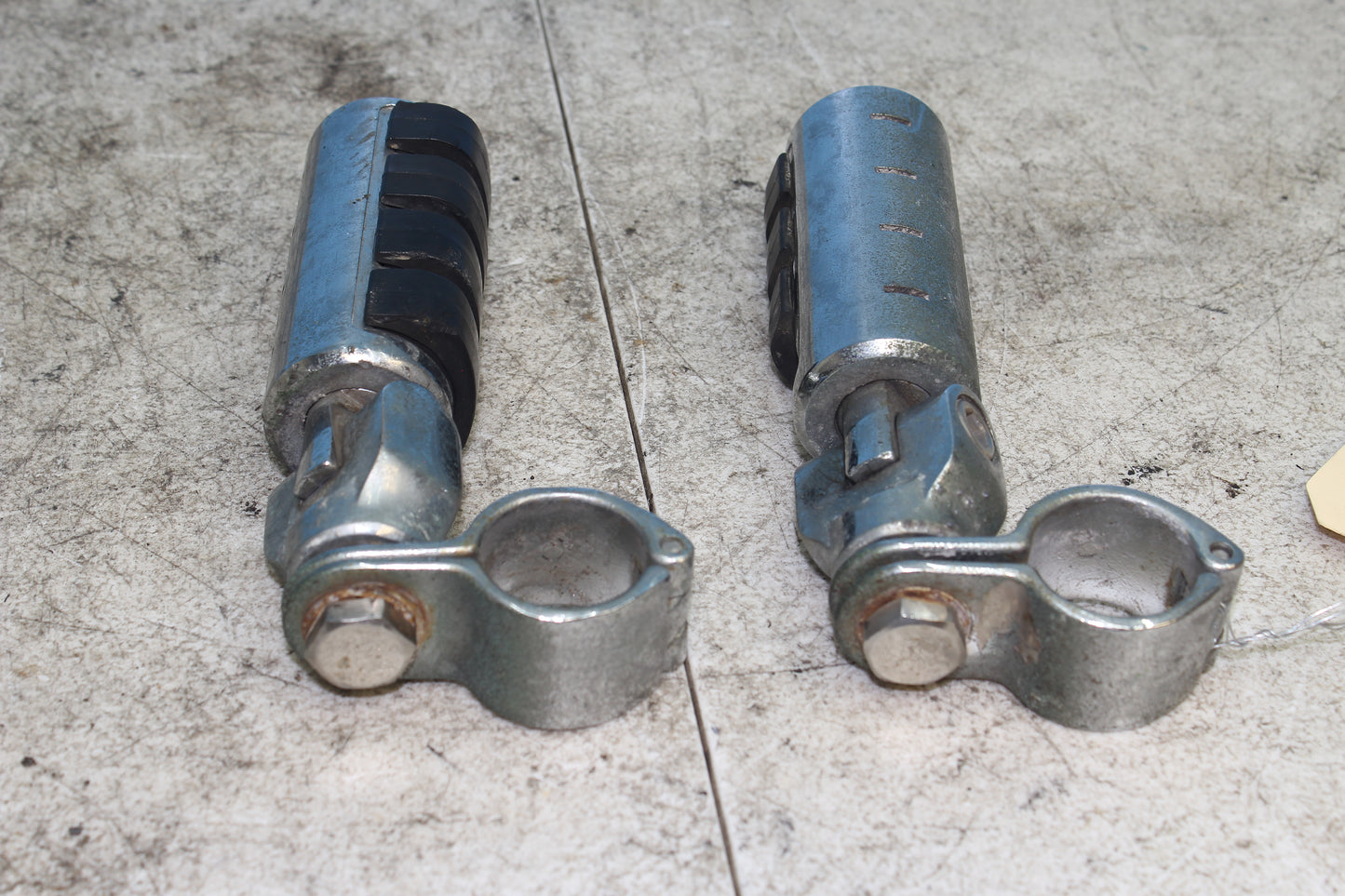 99-04 Kawasaki Vulcan Nomad VN1500 OEM Engine Guard Highway Pegs