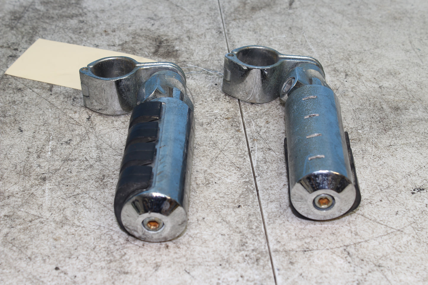 99-04 Kawasaki Vulcan Nomad VN1500 OEM Engine Guard Highway Pegs