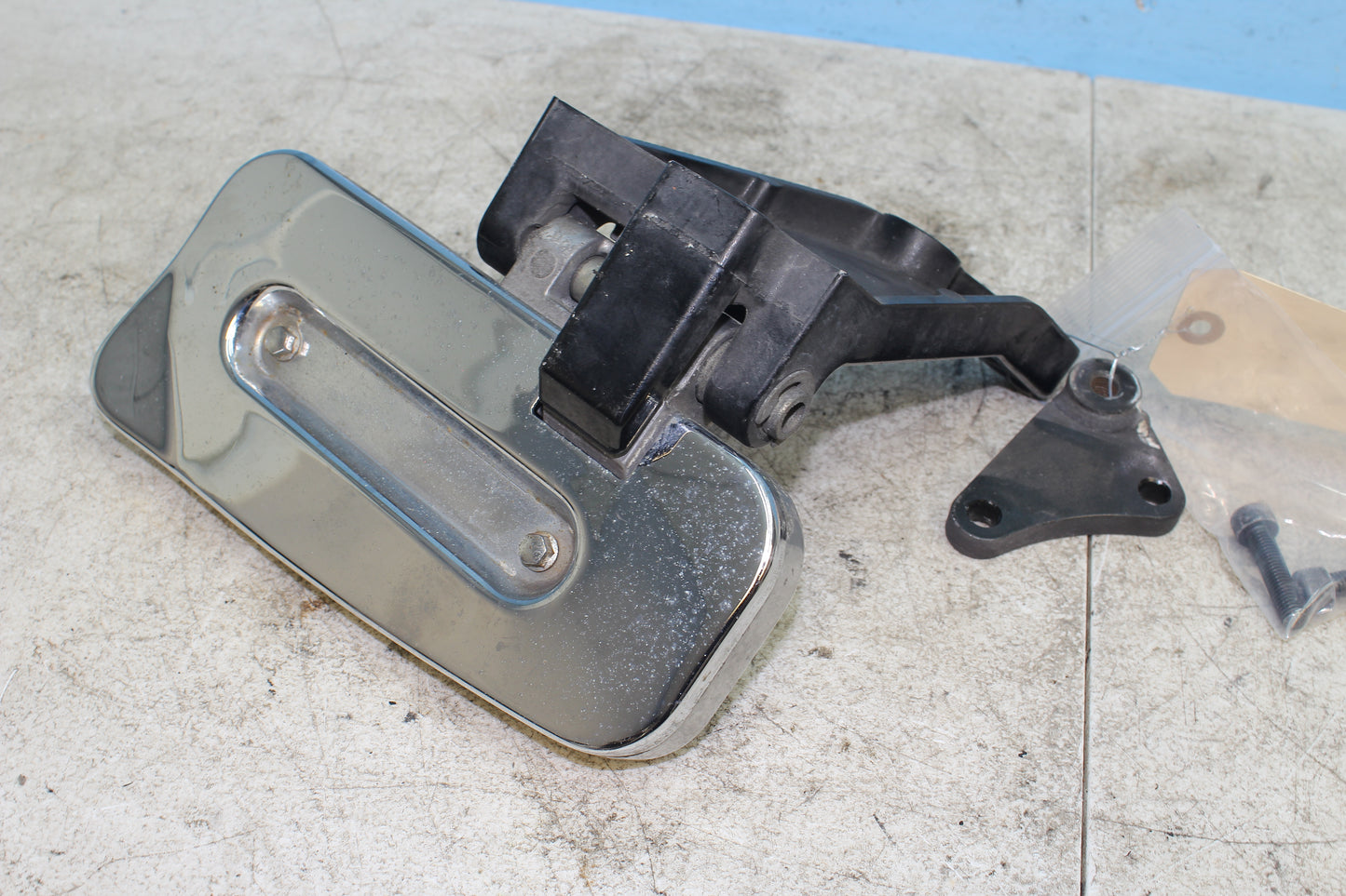 99-04 Kawasaki Vulcan Nomad VN1500 OEM Rear Right Passenger Floorboard