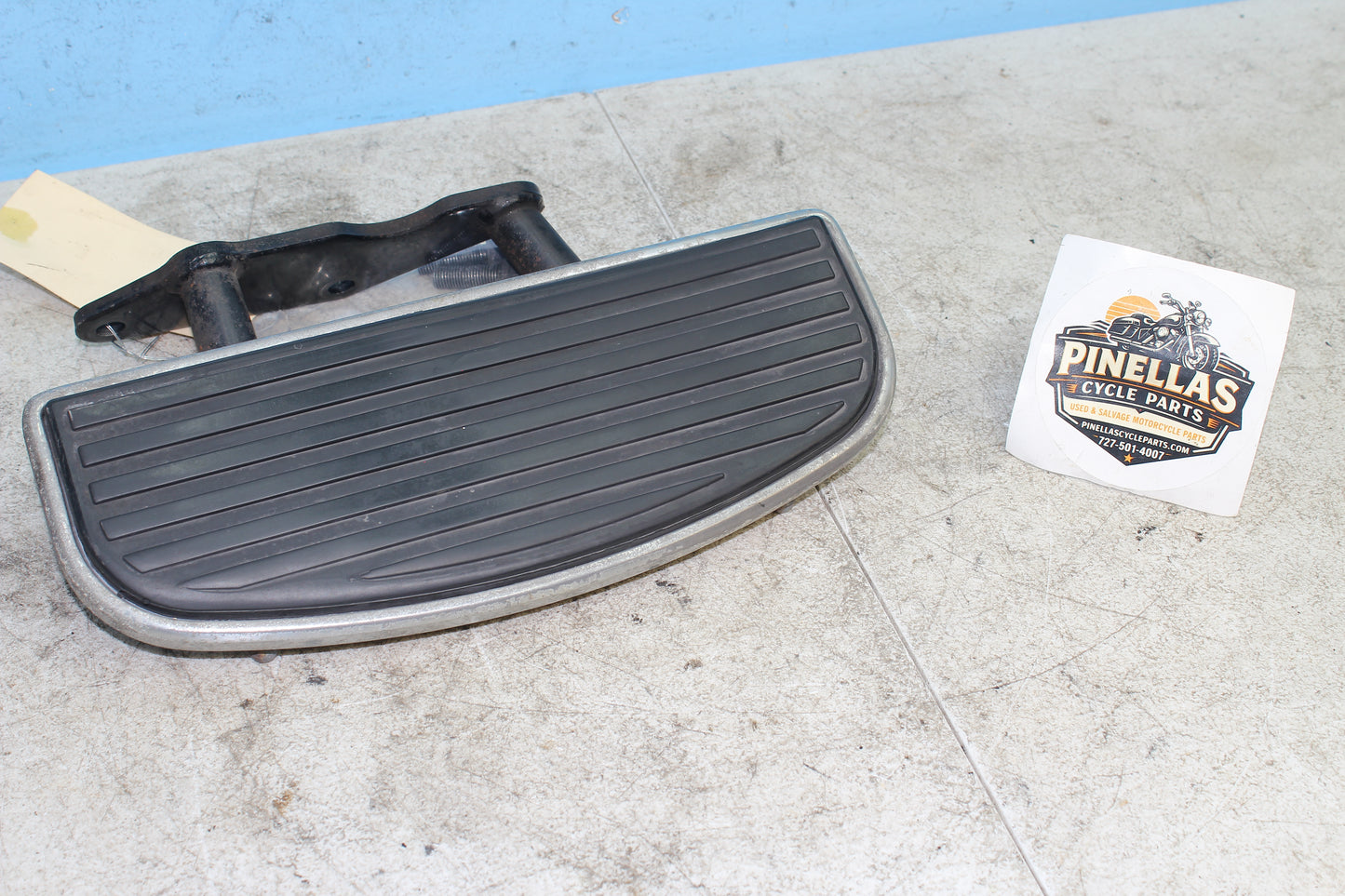 99-04 Kawasaki Vulcan Nomad VN1500 OEM Left Driver Foorboard w/ Mount