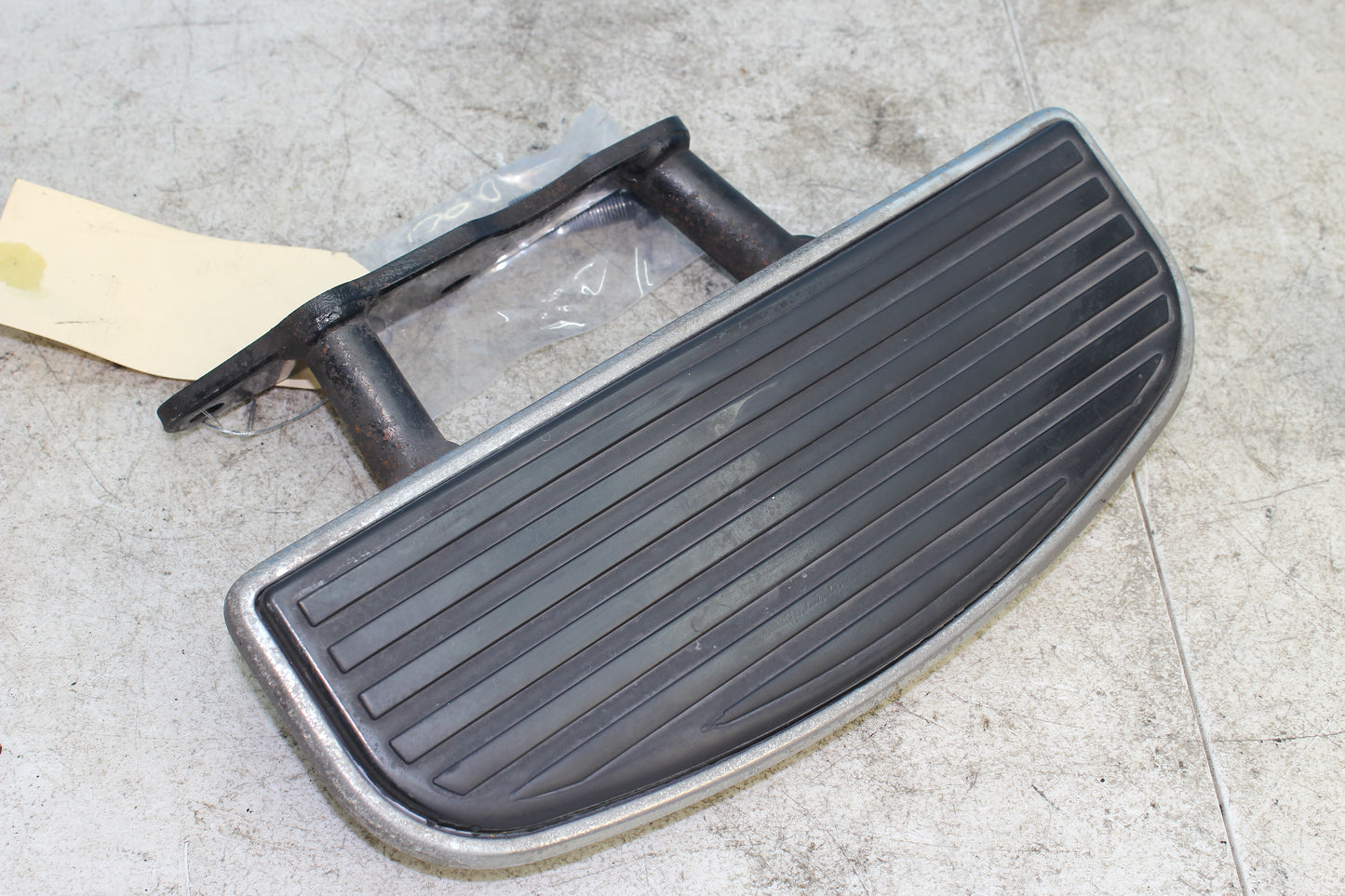 99-04 Kawasaki Vulcan Nomad VN1500 OEM Left Driver Foorboard w/ Mount