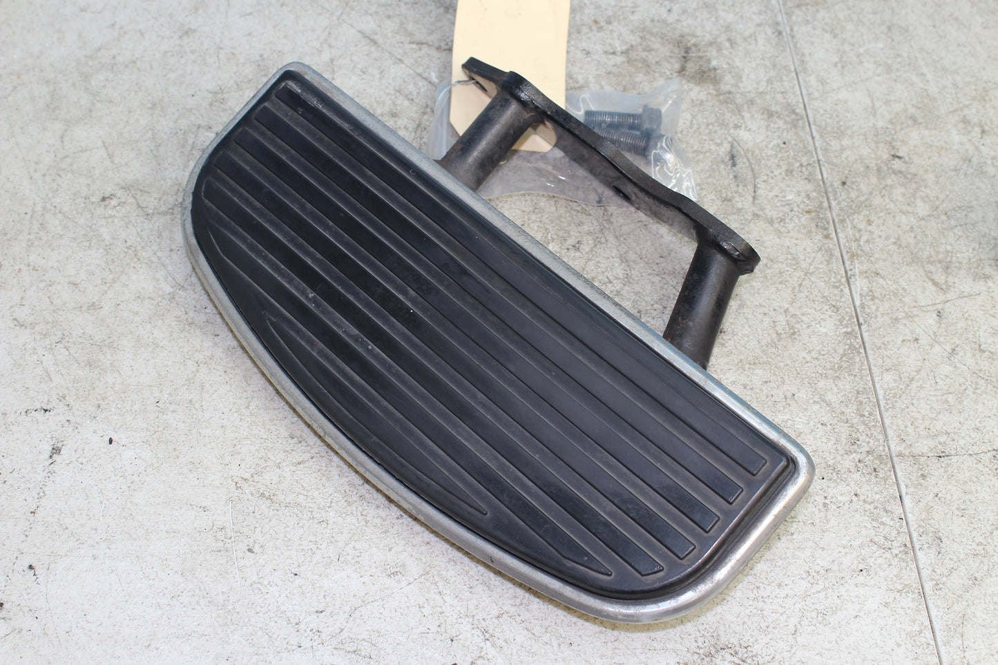 99-04 Kawasaki Vulcan Nomad VN1500 OEM Left Driver Foorboard w/ Mount
