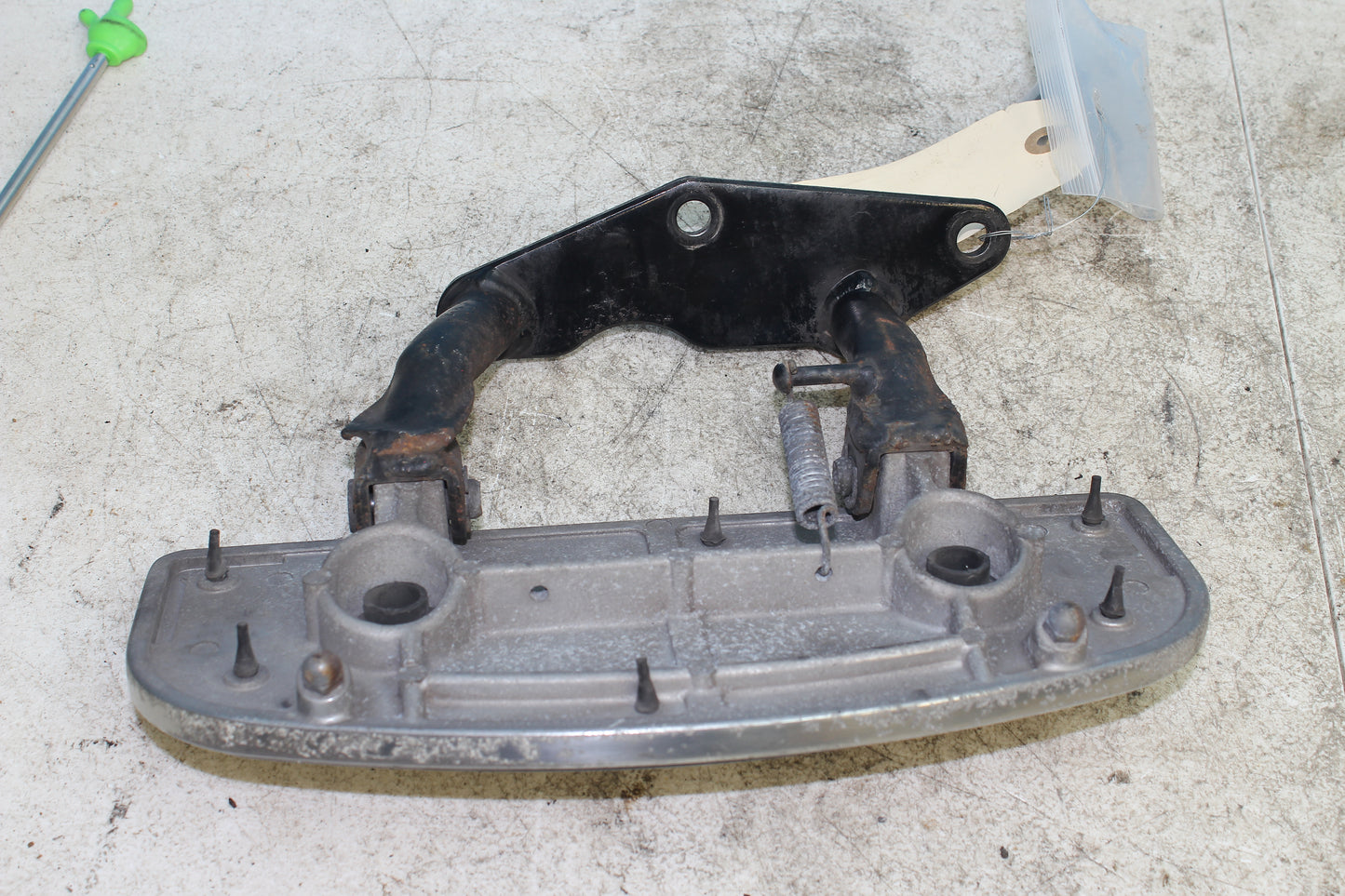 99-04 Kawasaki Vulcan Nomad VN1500 OEM Left Driver Foorboard w/ Mount