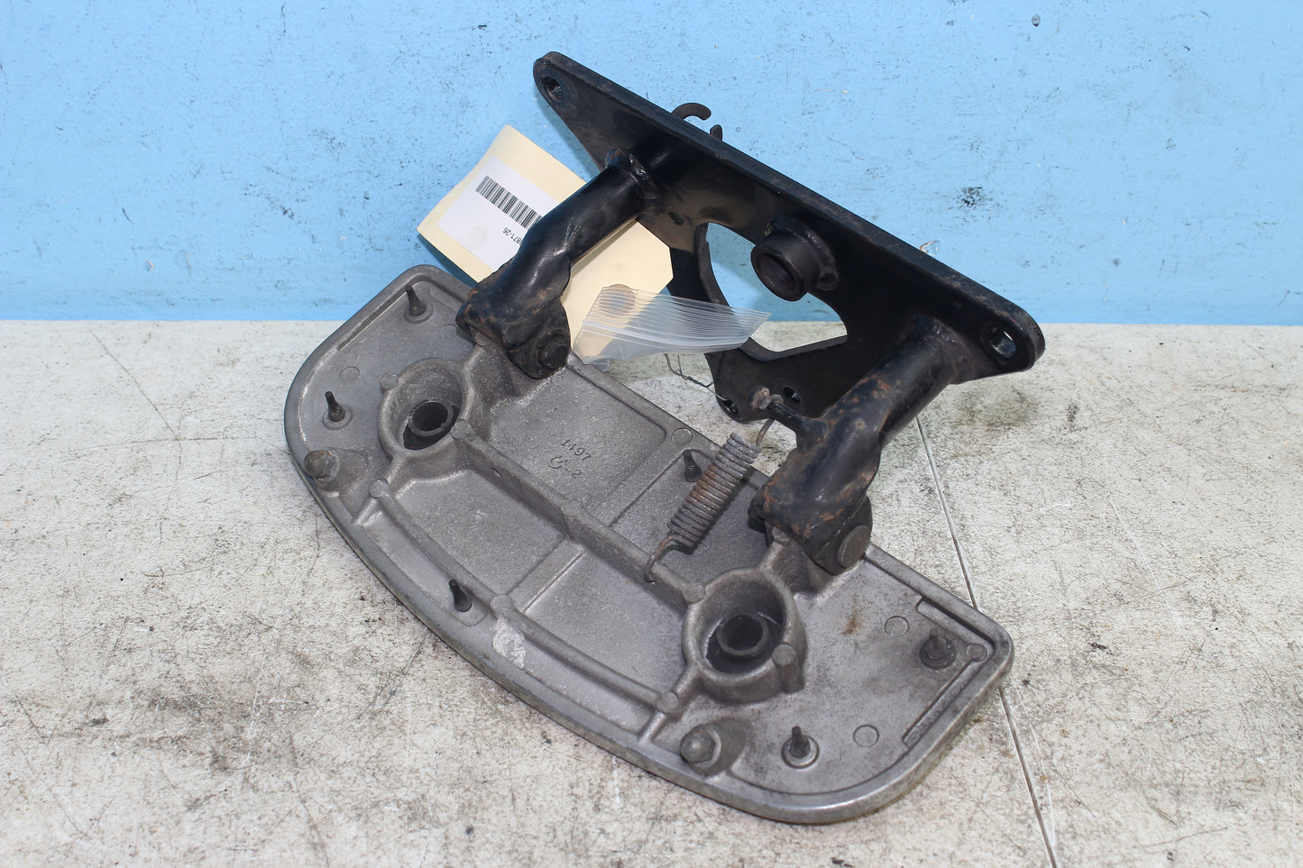 99-04 Kawasaki Vulcan Nomad VN1500 OEM Right Driver Floorboard w/ Mount