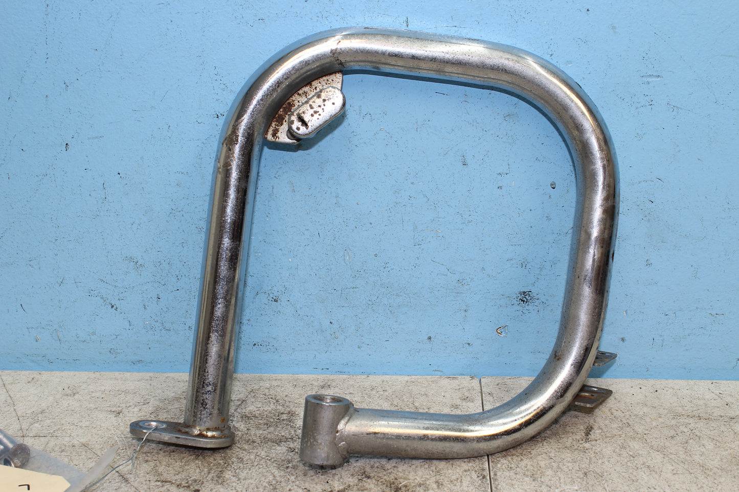 99-04 Kawasaki Vulcan Nomad VN1500 OEM Left Crash Bar Lower Rear 55020-1683