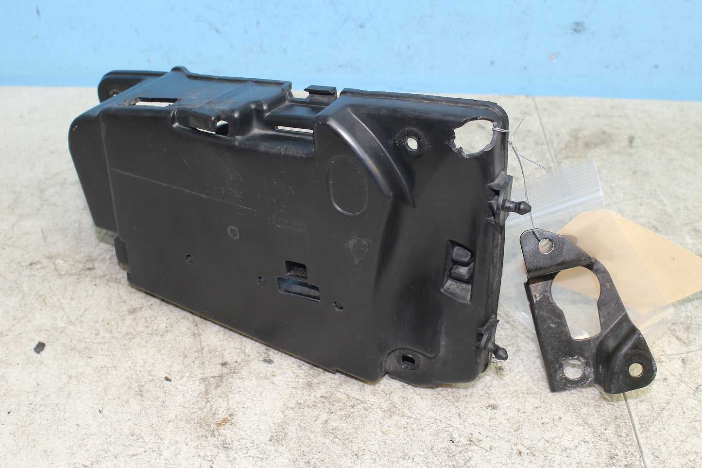 99-04 Kawasaki Vulcan Nomad VN1500 OEM Tool Storage Box 32098-1126, 32098-1127