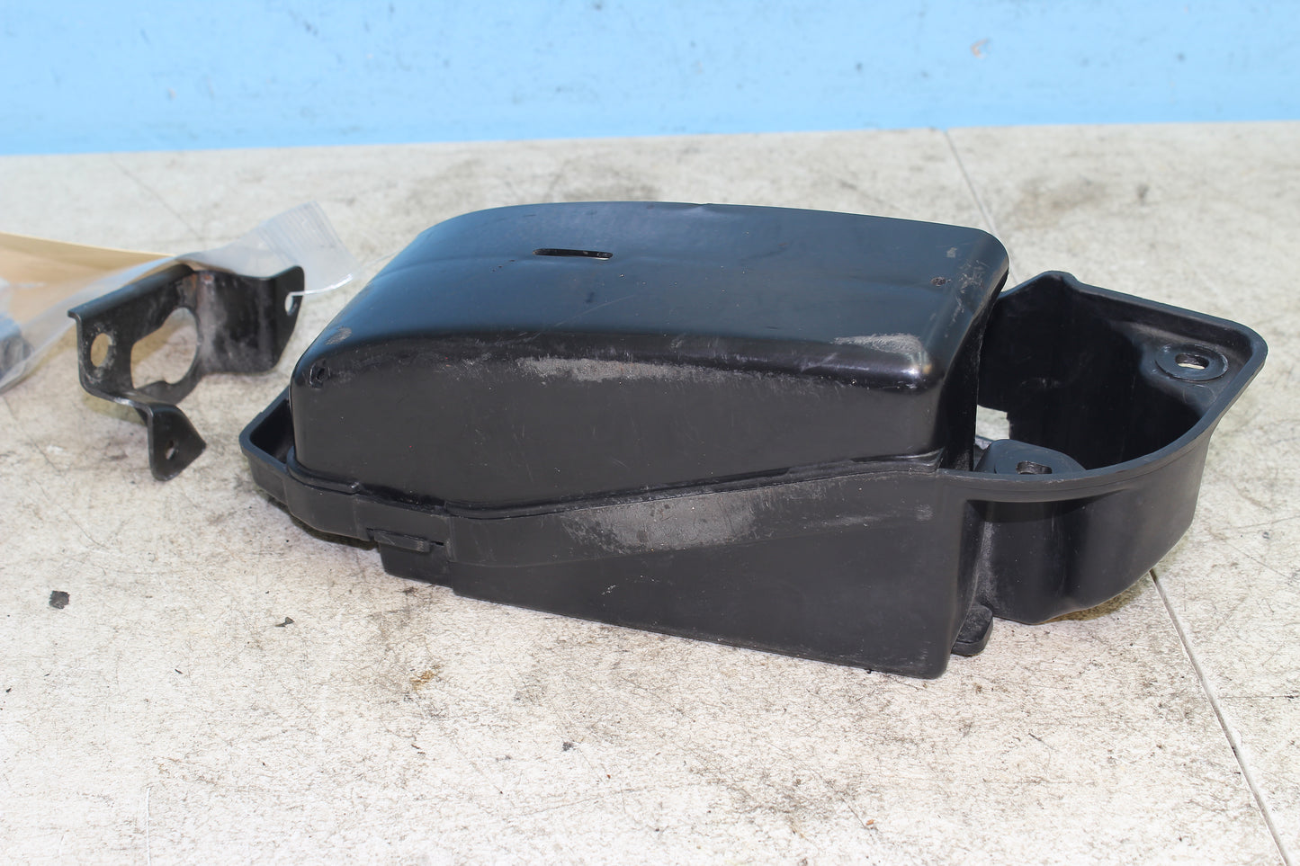 99-04 Kawasaki Vulcan Nomad VN1500 OEM Tool Storage Box 32098-1126, 32098-1127