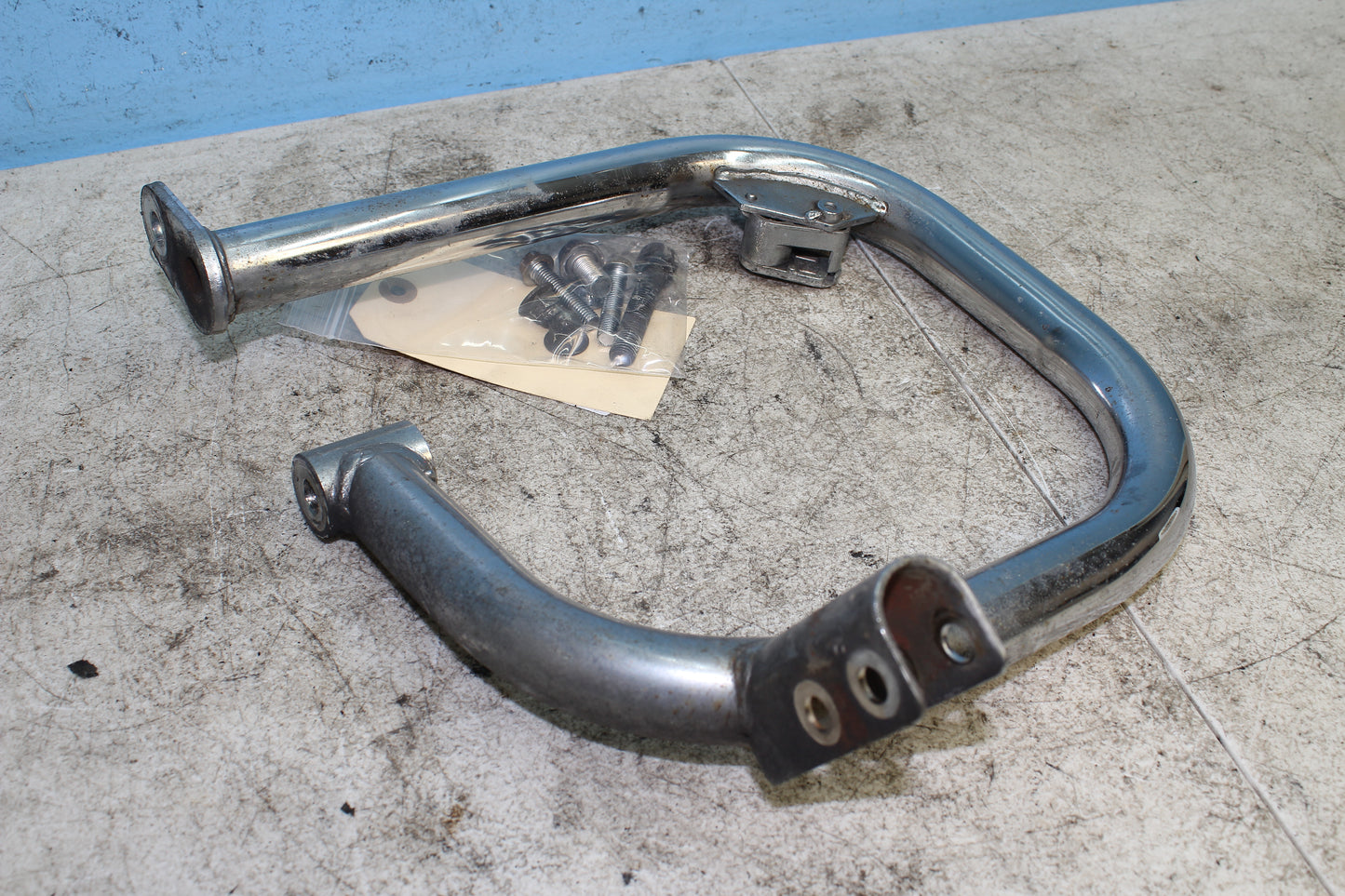 99-04 Kawasaki Vulcan Nomad VN1500 OEM Right Crash Bar Lower Rear 55020-1684