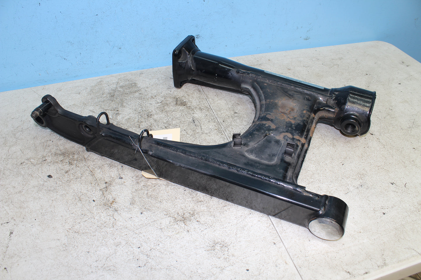 99-04 Kawasaki Vulcan Nomad VN1500 OEM Swing Arm 33001-1617