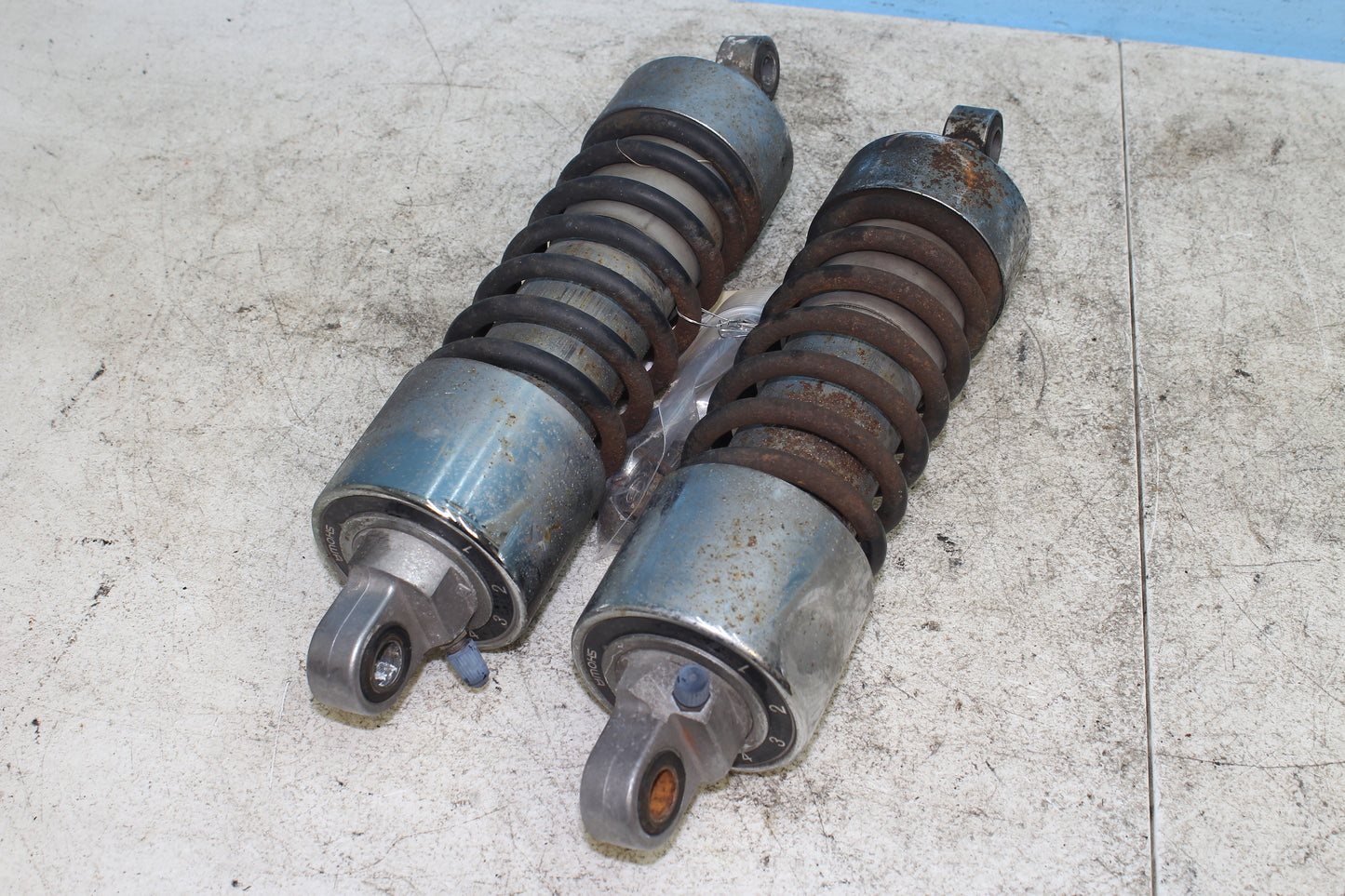 99-04 Kawasaki Vulcan Nomad VN1500 OEM Rear Shocks Left Right