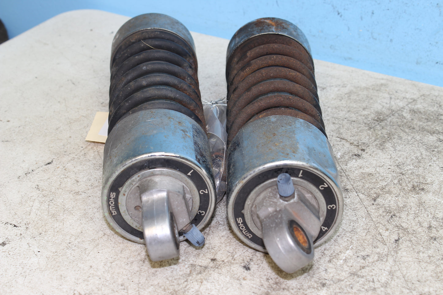 99-04 Kawasaki Vulcan Nomad VN1500 OEM Rear Shocks Left Right