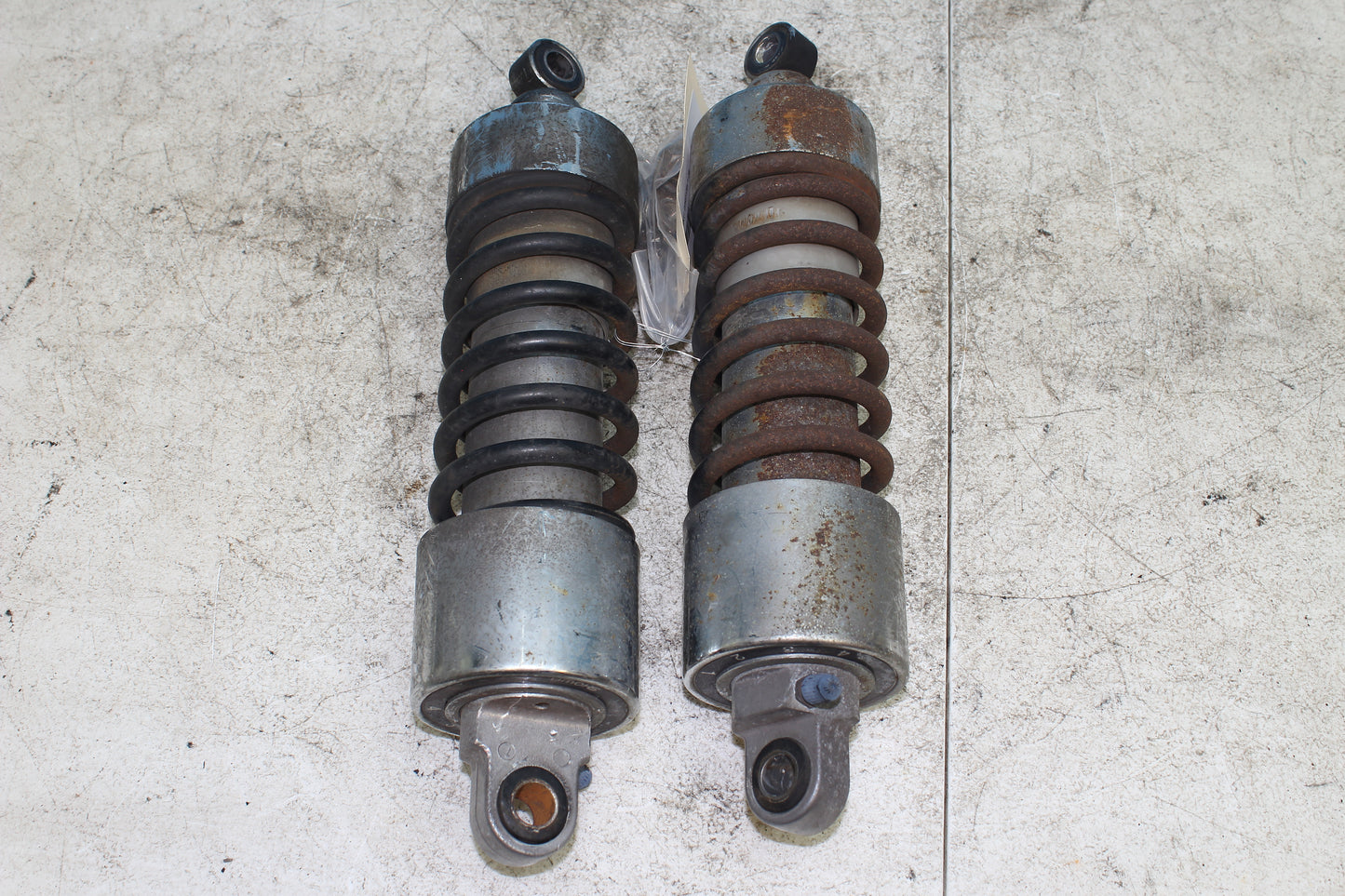 99-04 Kawasaki Vulcan Nomad VN1500 OEM Rear Shocks Left Right