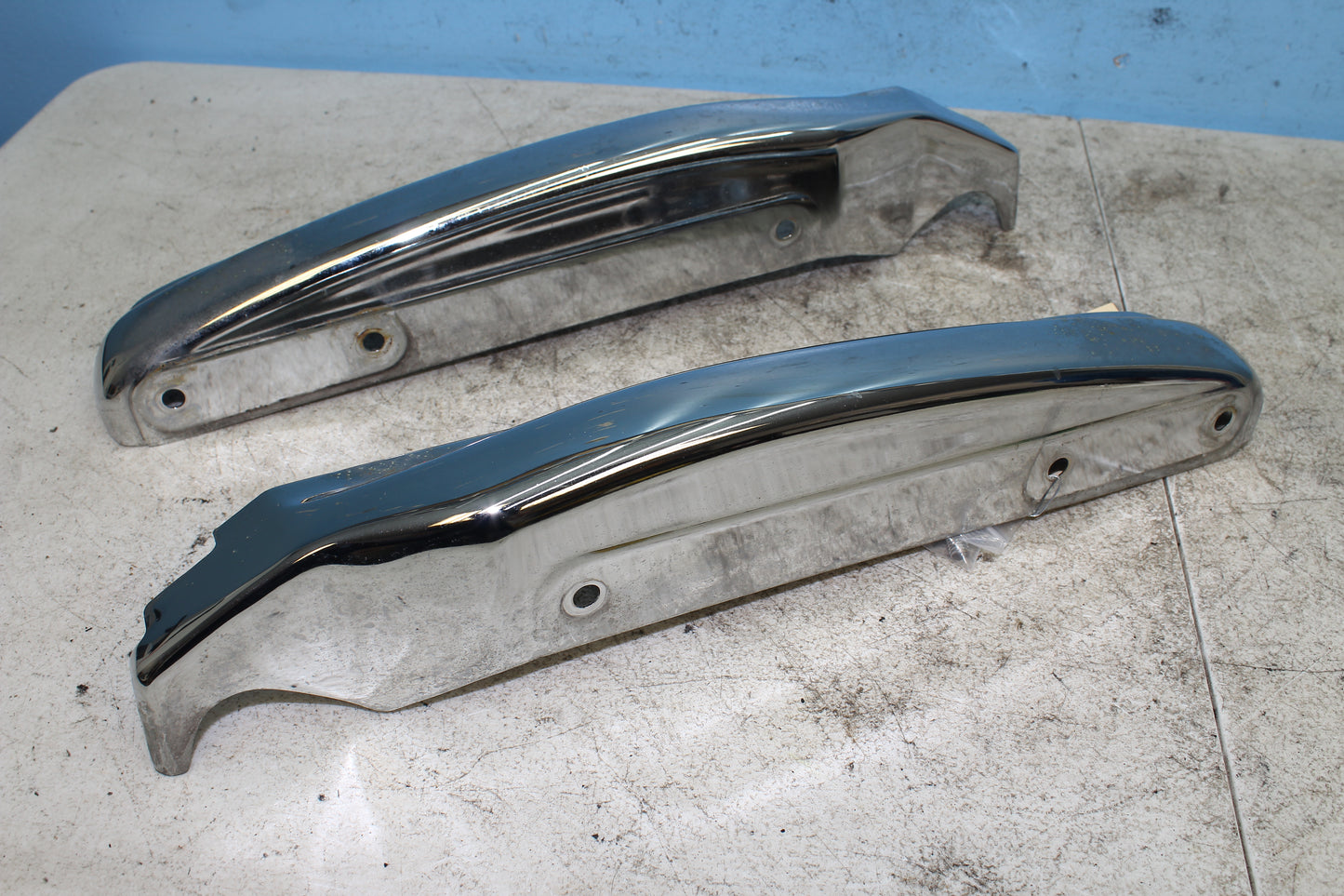 99-04 Kawasaki Vulcan Nomad VN1500 OEM Rear Fender Cover Mount Left Right