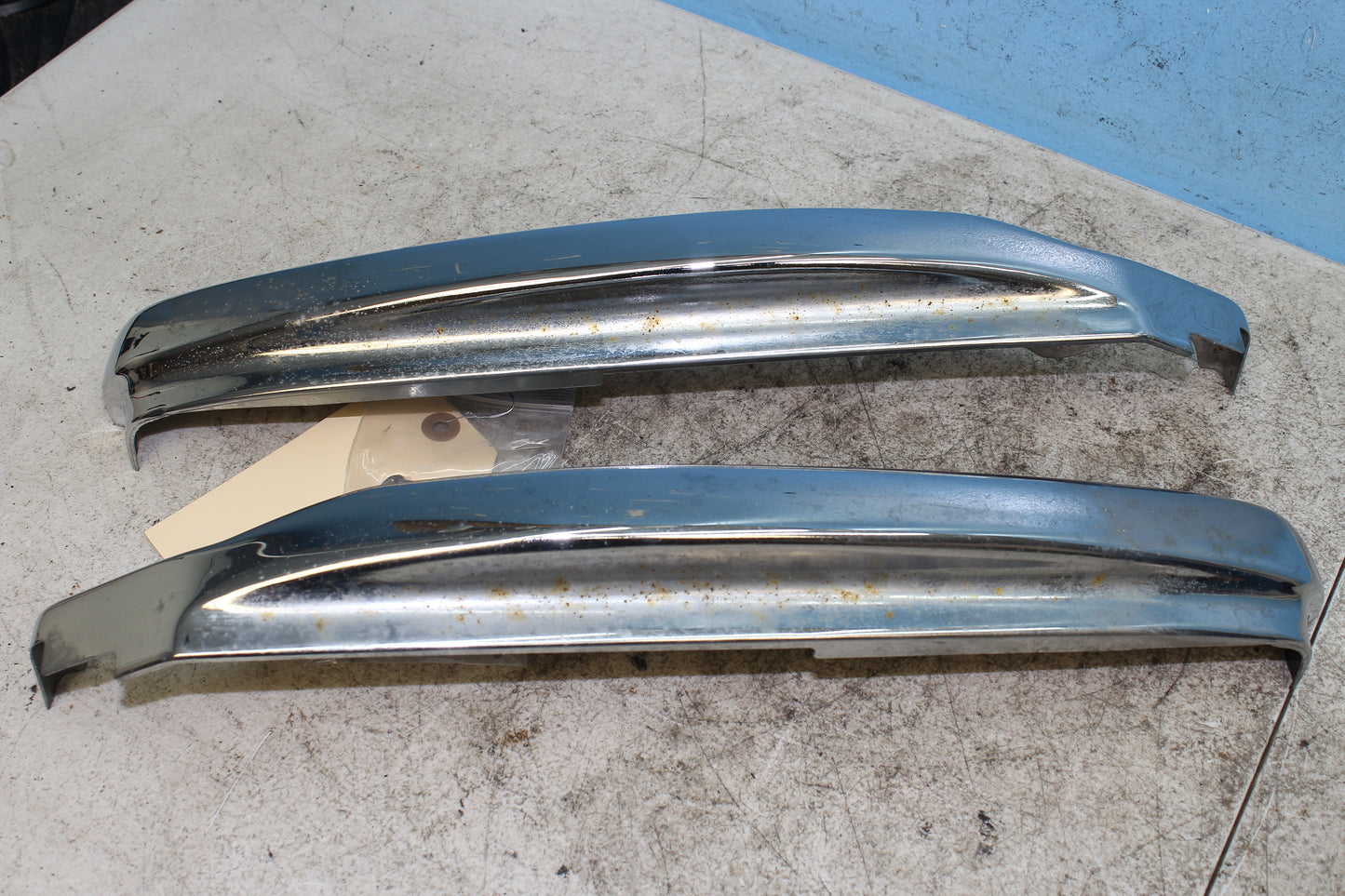 99-04 Kawasaki Vulcan Nomad VN1500 OEM Rear Fender Cover Mount Left Right