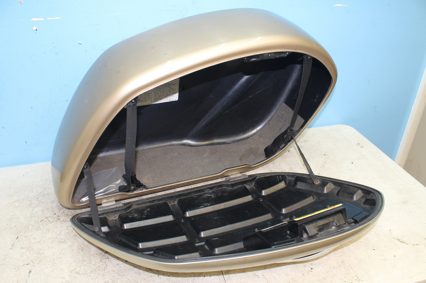 99-04 Kawasaki Vulcan Nomad VN1500 OEM Right Saddlebag Luggage 57003-1085-220