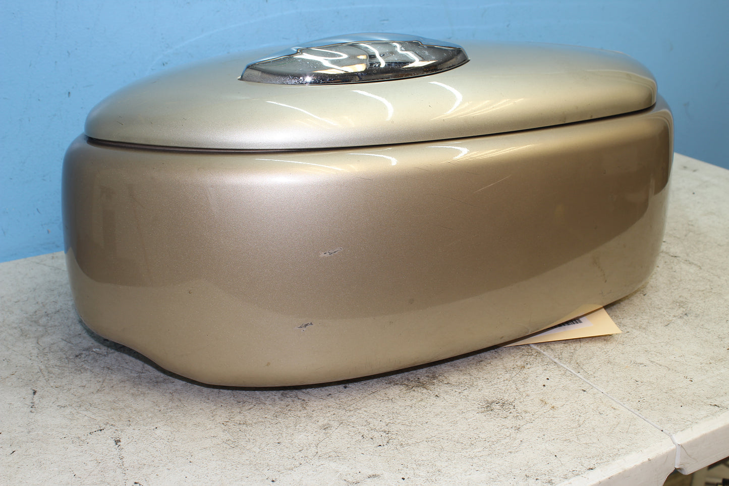99-04 Kawasaki Vulcan Nomad VN1500 OEM Right Saddlebag Luggage 57003-1085-220