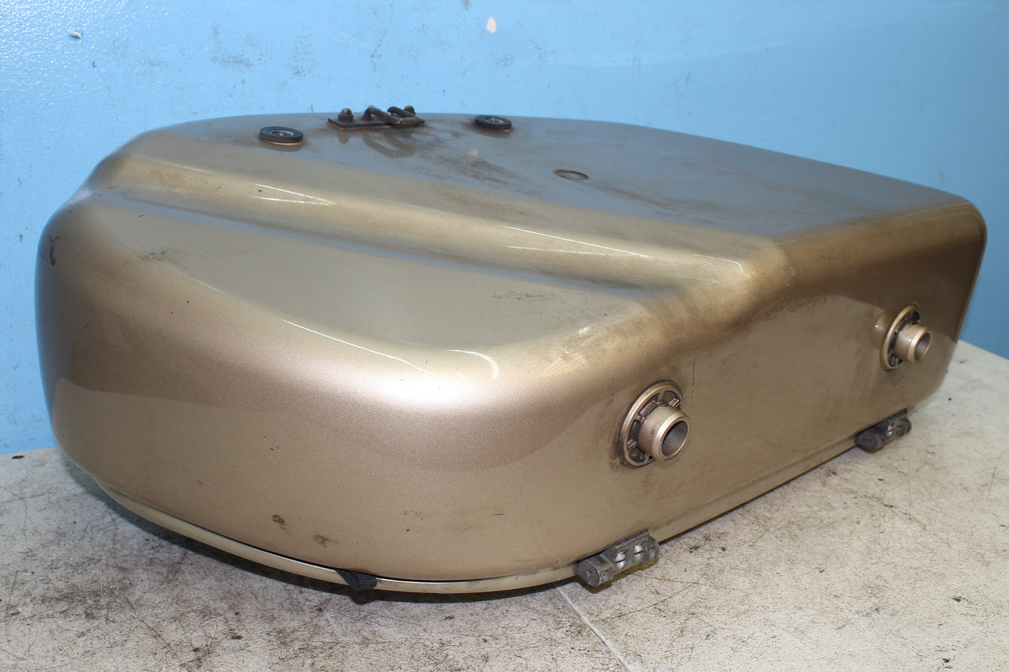 99-04 Kawasaki Vulcan Nomad VN1500 OEM Right Saddlebag Luggage 57003-1085-220