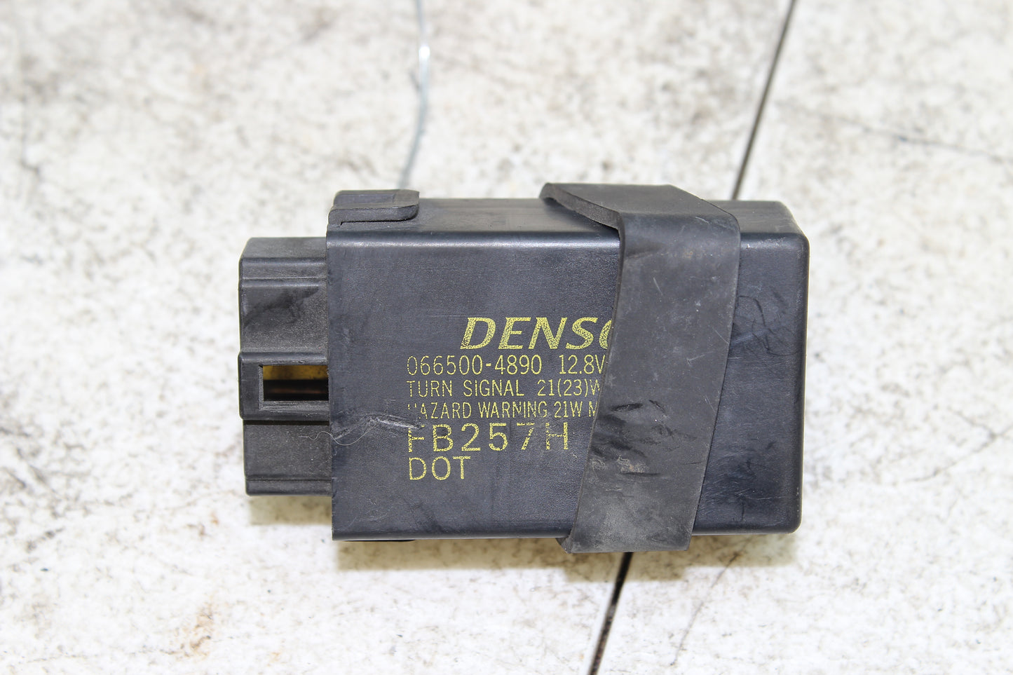 99-04 Kawasaki Vulcan Nomad VN1500 OEM Turn Signal Relay 066500-4890 27002-1113