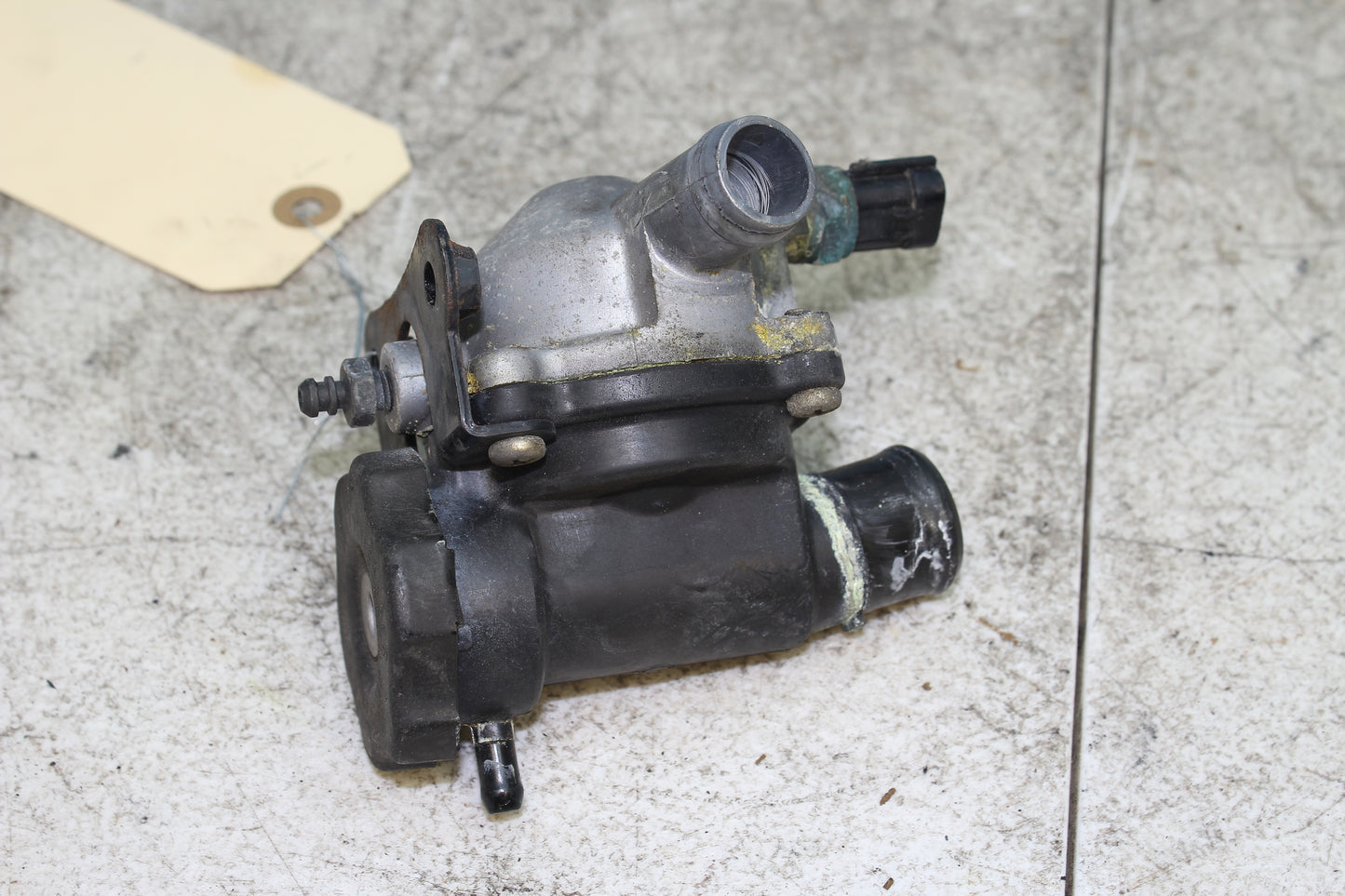 99-04 Kawasaki Vulcan Nomad VN1500 OEM Thermostat Housing Assembly