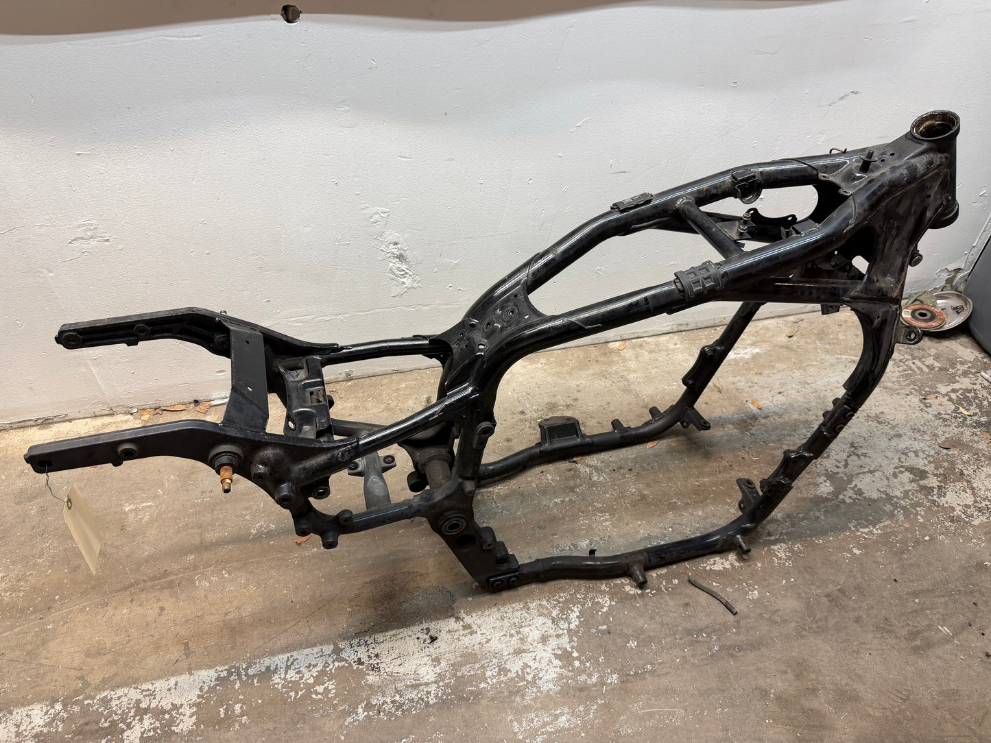 99-04 Kawasaki Vulcan Nomad VN1500 OEM Frame *CLN* 32160-1677