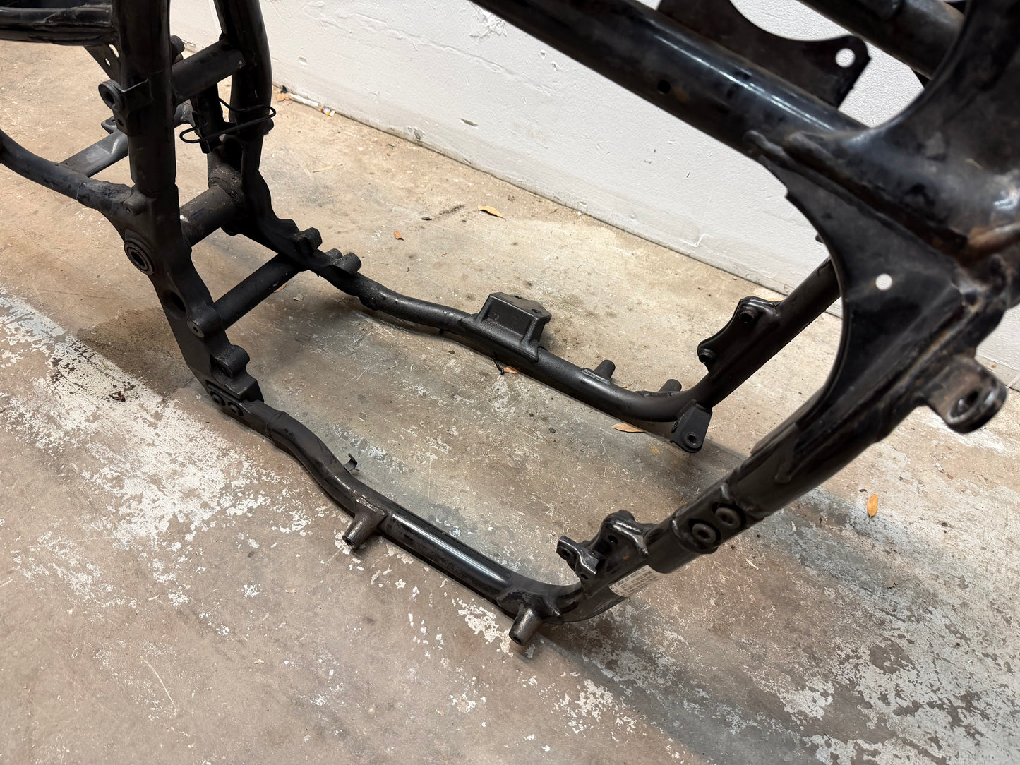 99-04 Kawasaki Vulcan Nomad VN1500 OEM Frame *CLN* 32160-1677